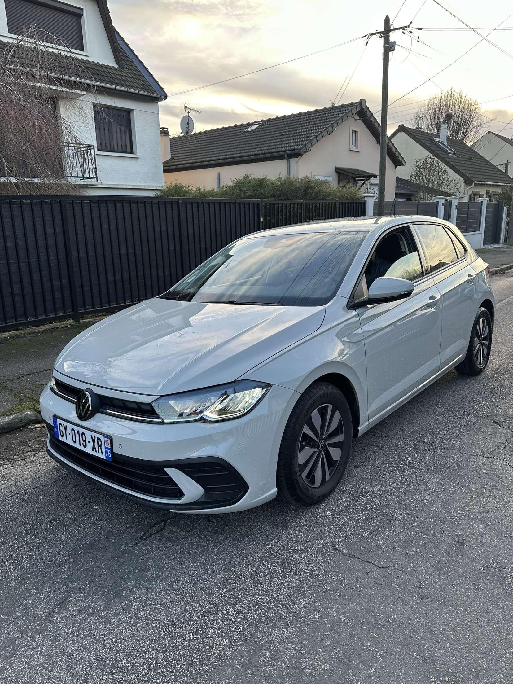 Volkswagen Polo, 2024, Essence 95, automatique