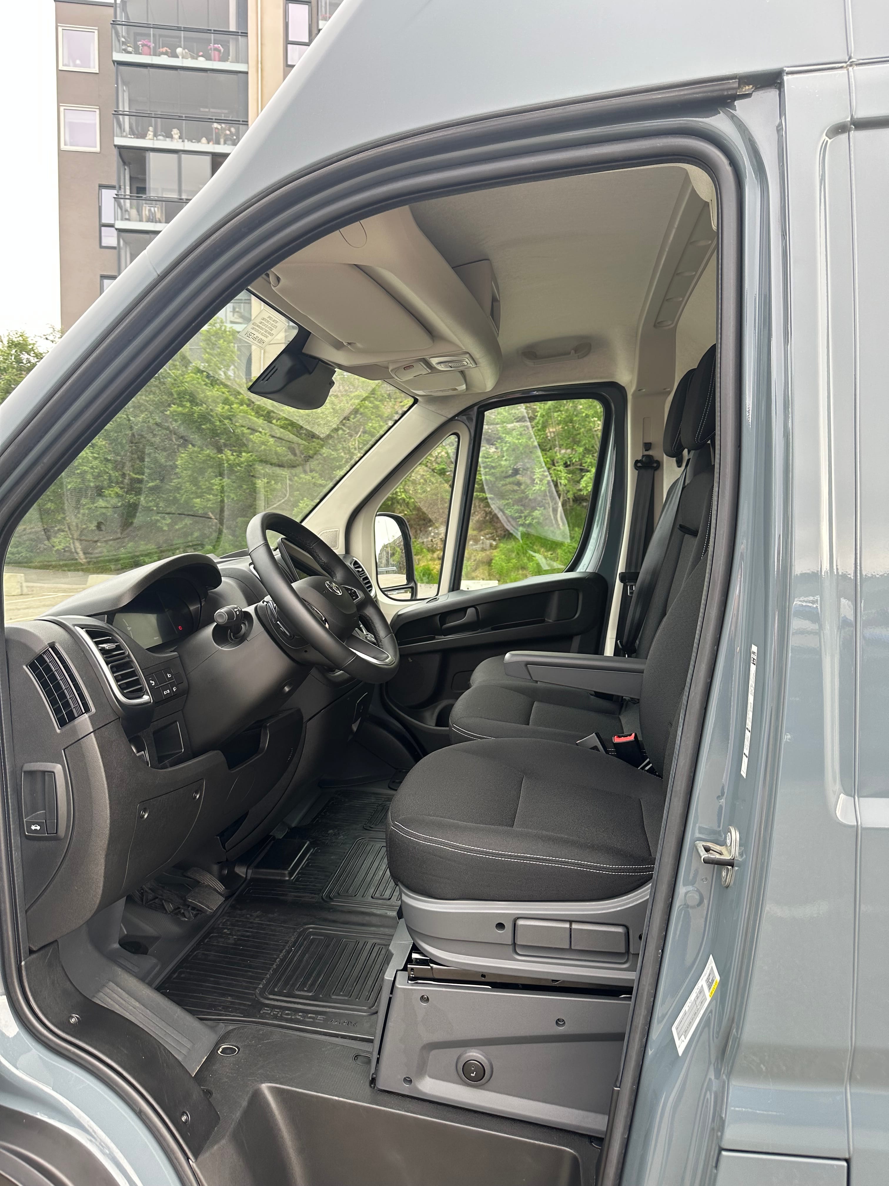 Toyota Proace Max Electric with GPS