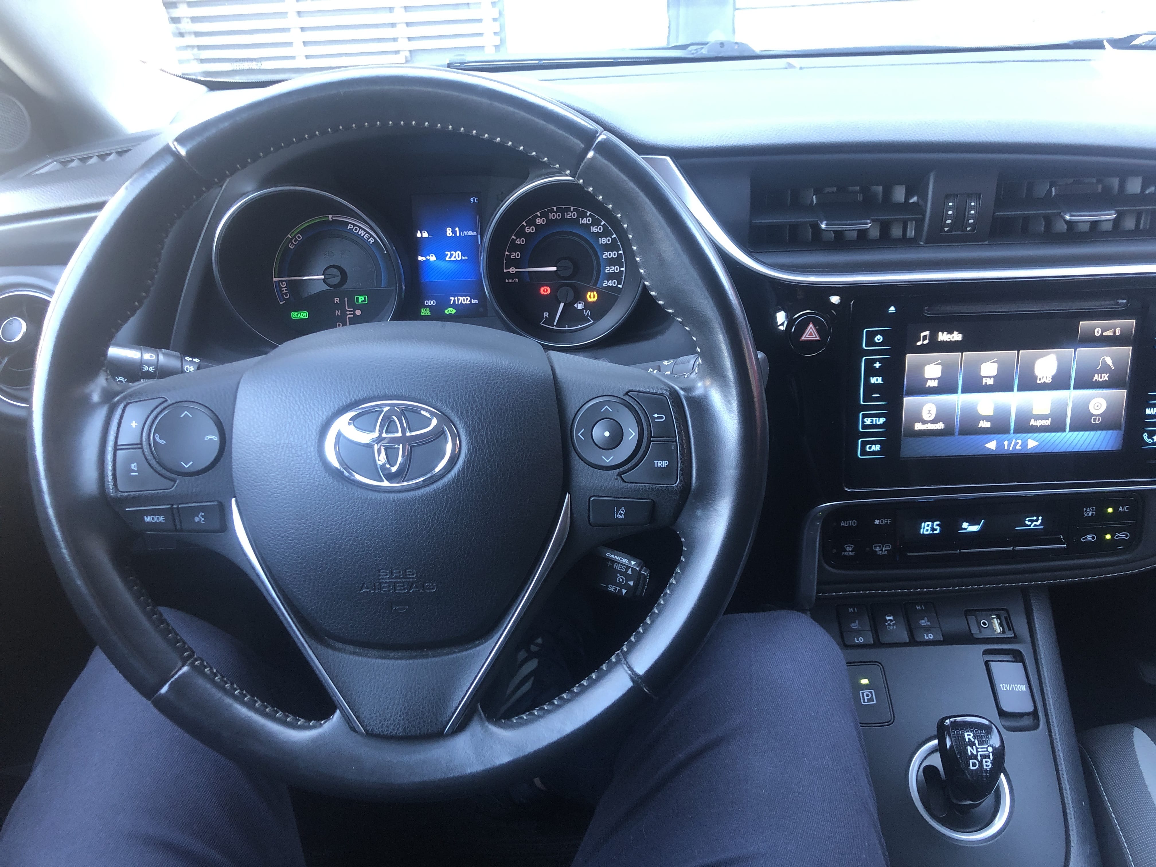 Toyota Auris 1.8 Hybrid E-CVT Sunroof 180Hk avec Régulateur de vitesse