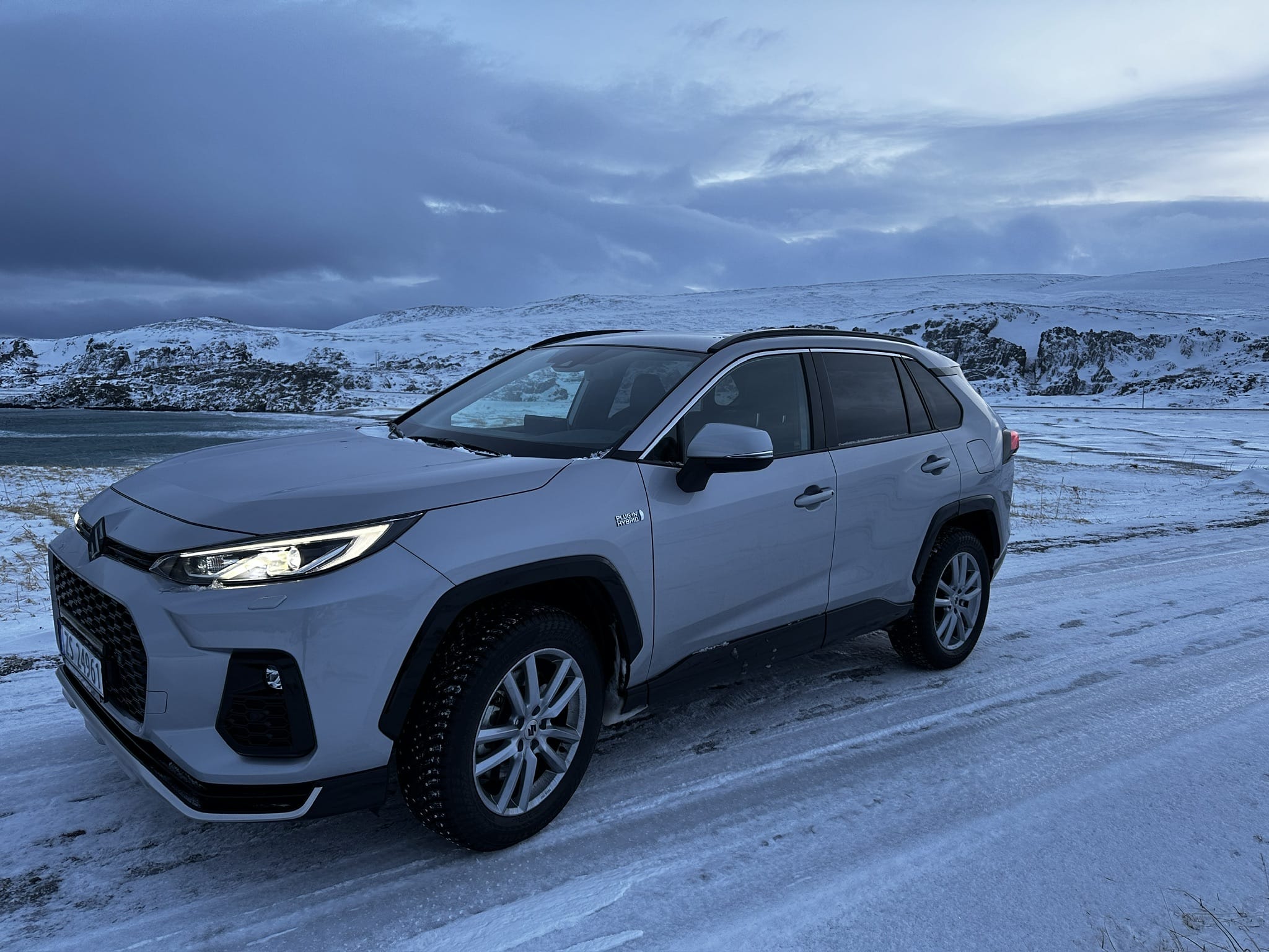 Suzuki Across Plug-in Hybrid, 2023, Blyfri 95 / Elektrisk (hybrid), automatisk