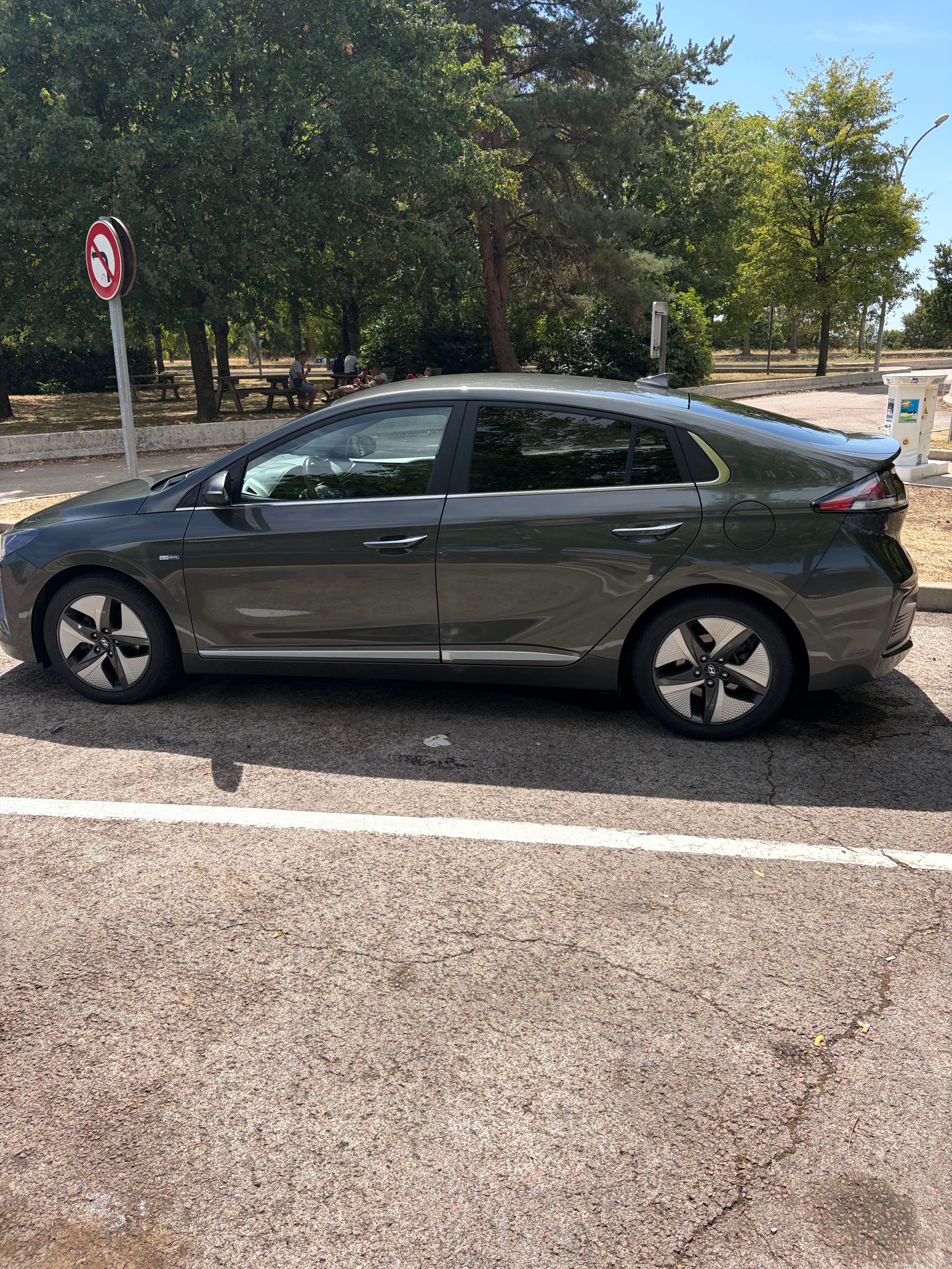 Hyundai Ioniq avec Climatisation