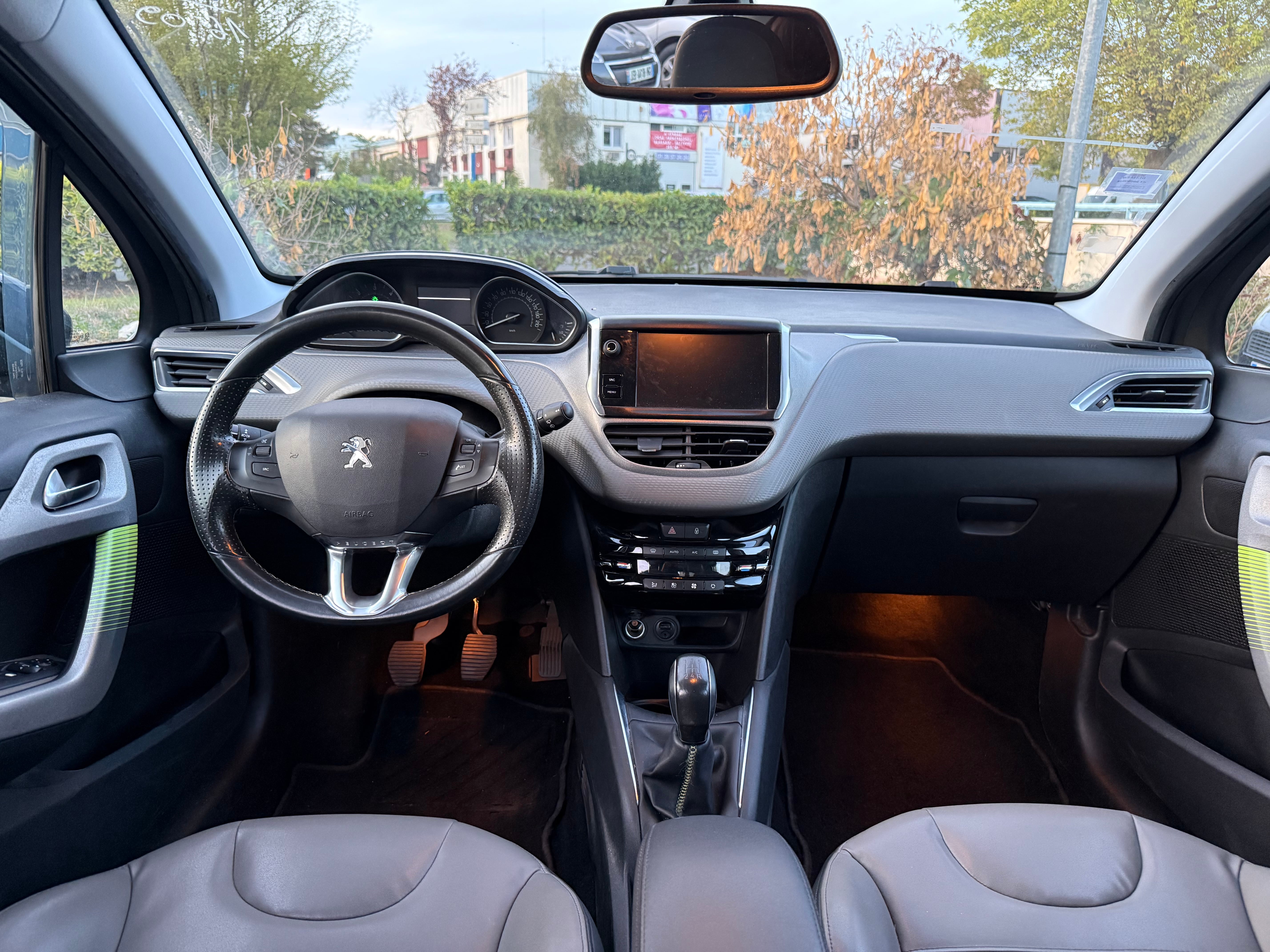 Peugeot 208 avec Régulateur de vitesse
