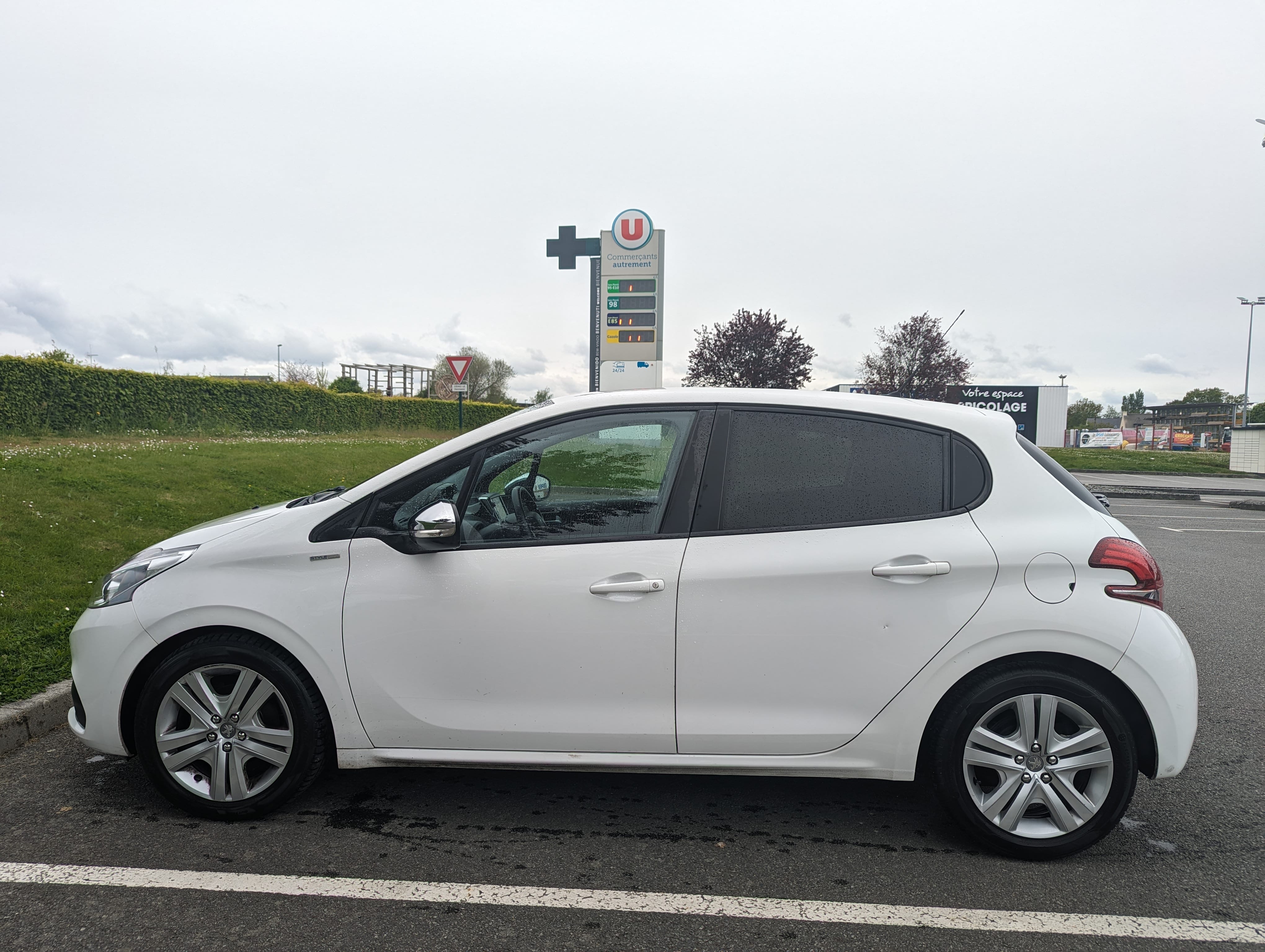 Peugeot 208 avec Régulateur de vitesse