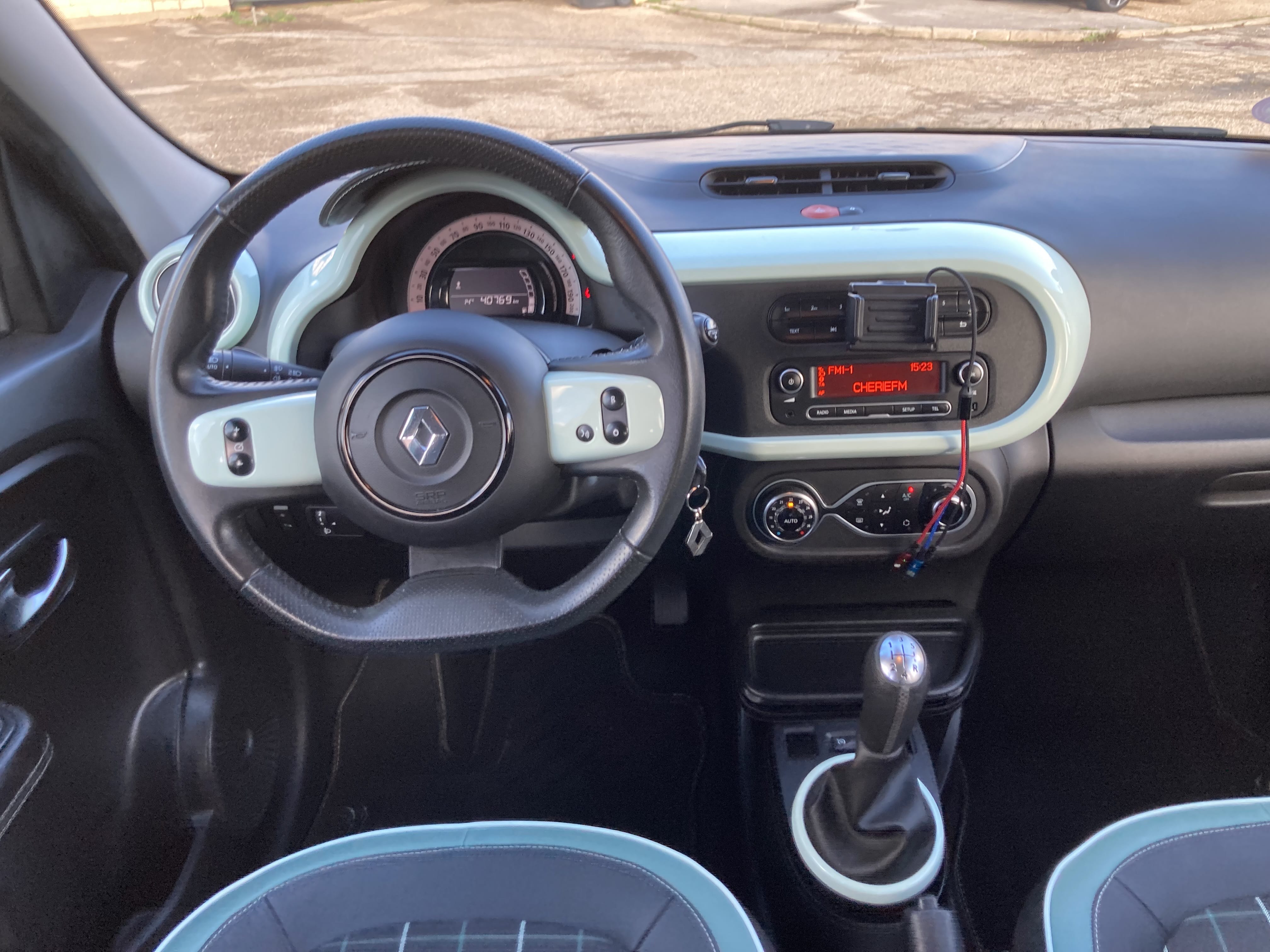 Renault Twingo III " La Parisienne" with Baby seat