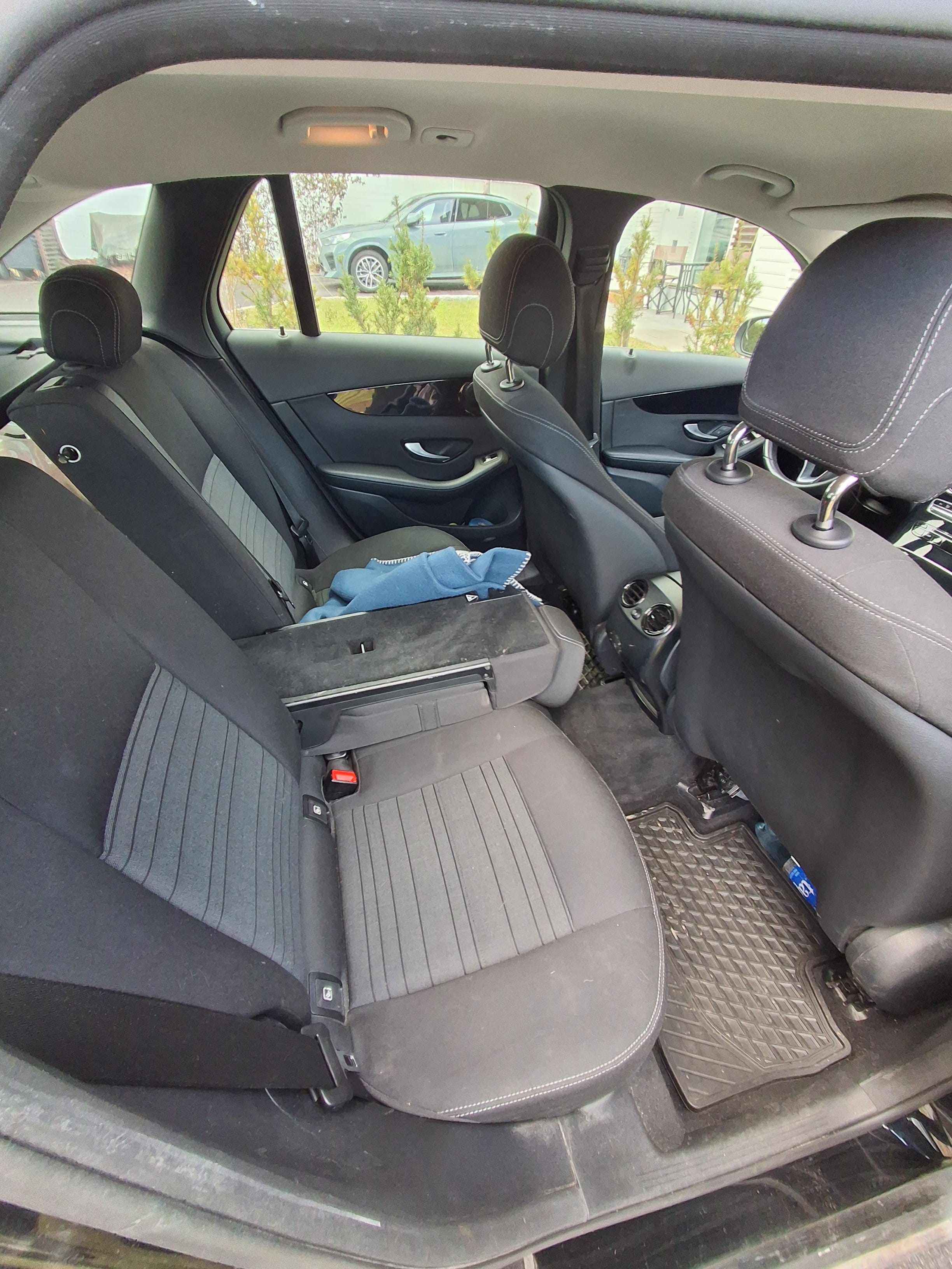 Mercedes-Benz GLC 350E 4Matic mit Navigationsgerät