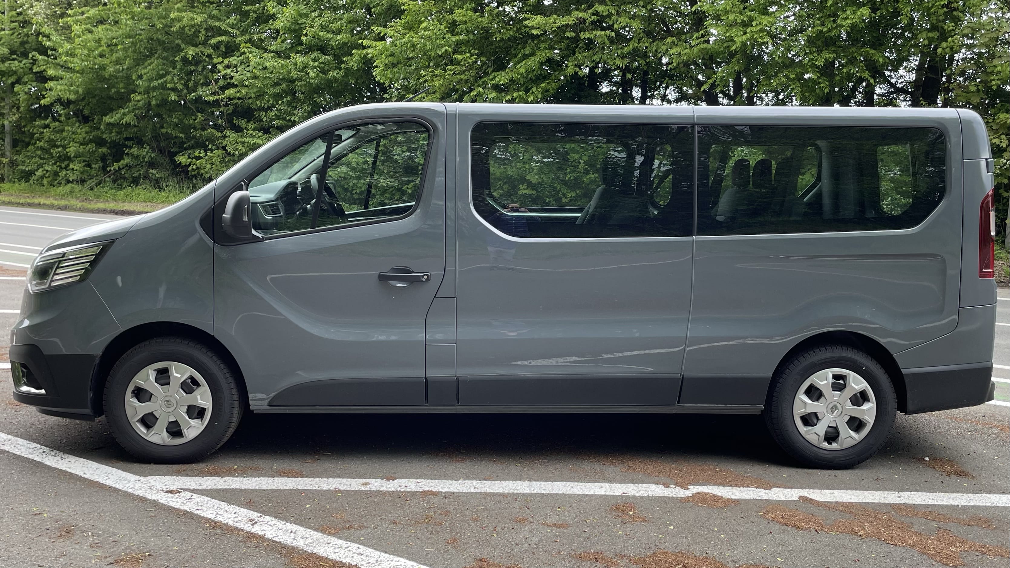 Renault Trafic Passenger with Air conditioning