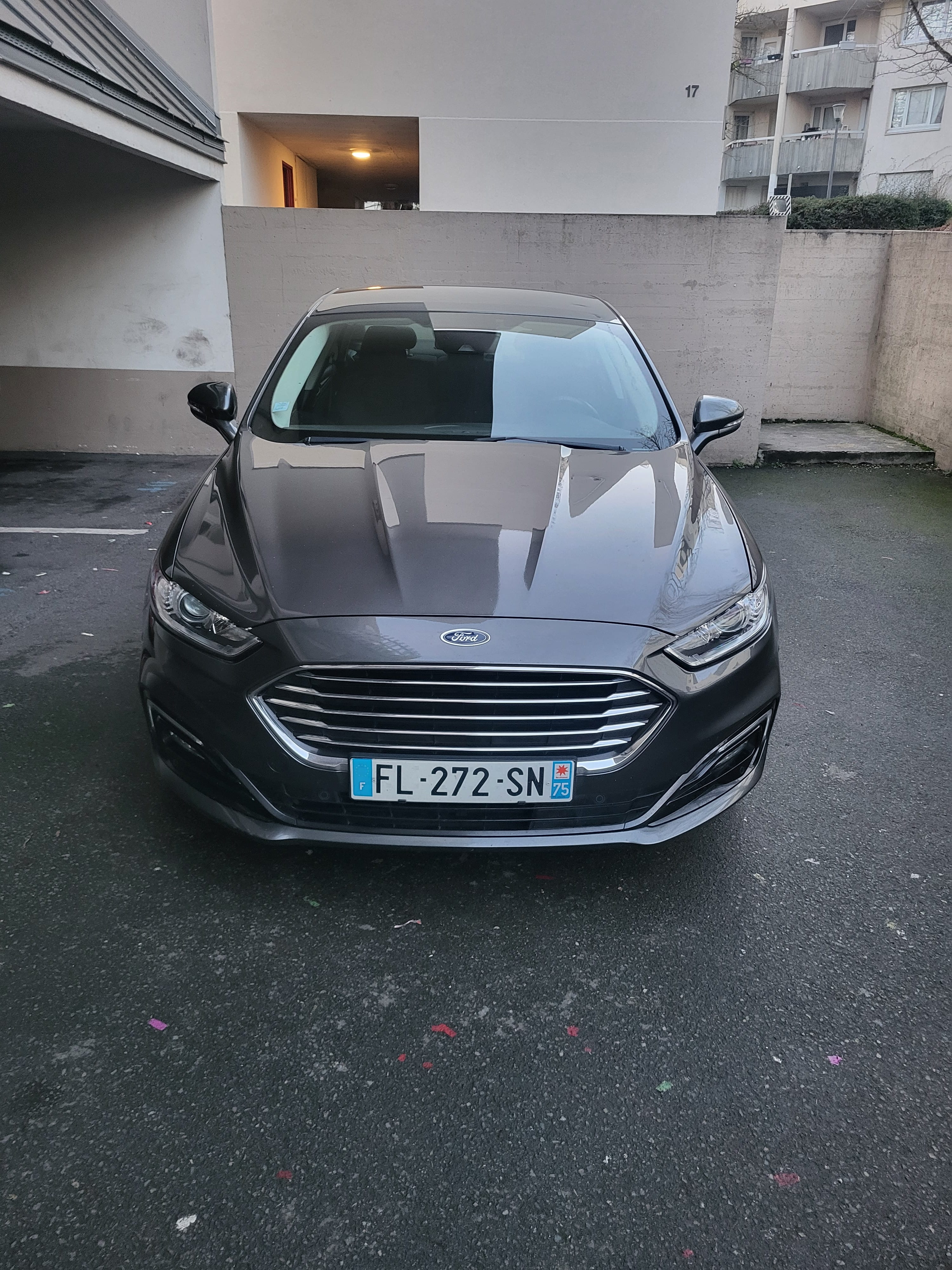 Ford Mondeo Hybride avec Climatisation