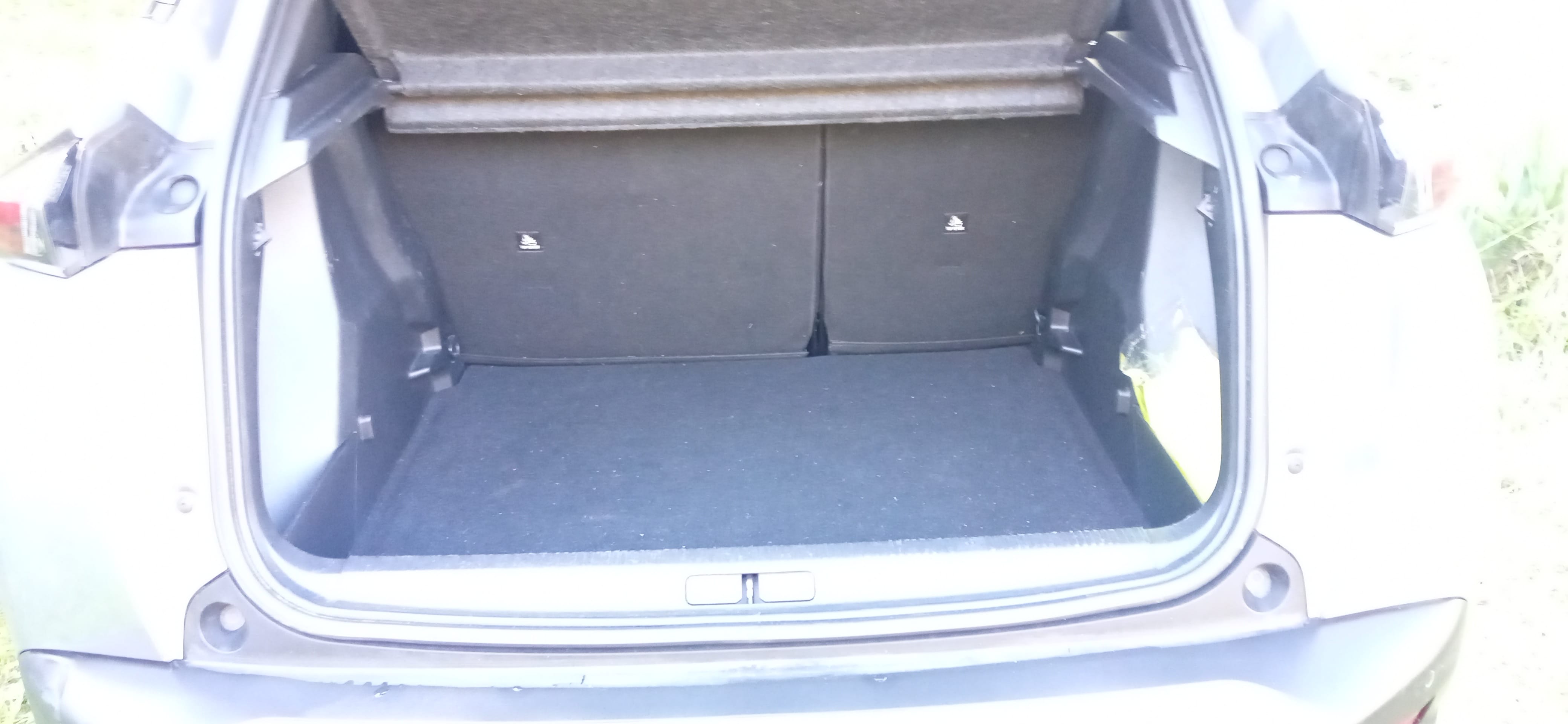 Peugeot 2008 / avec Siège bébé