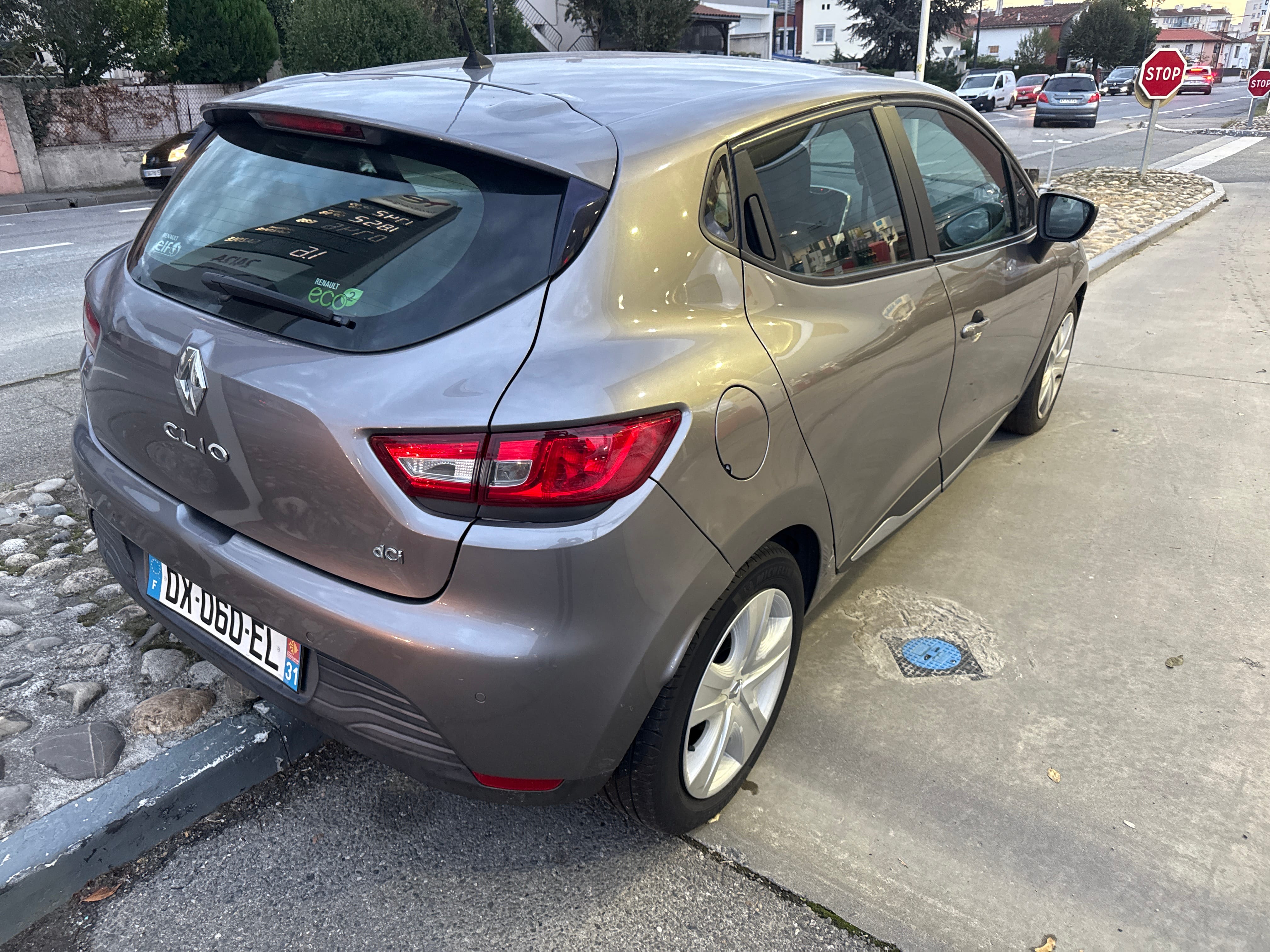 Renault Clio DX060EL met Cruise control