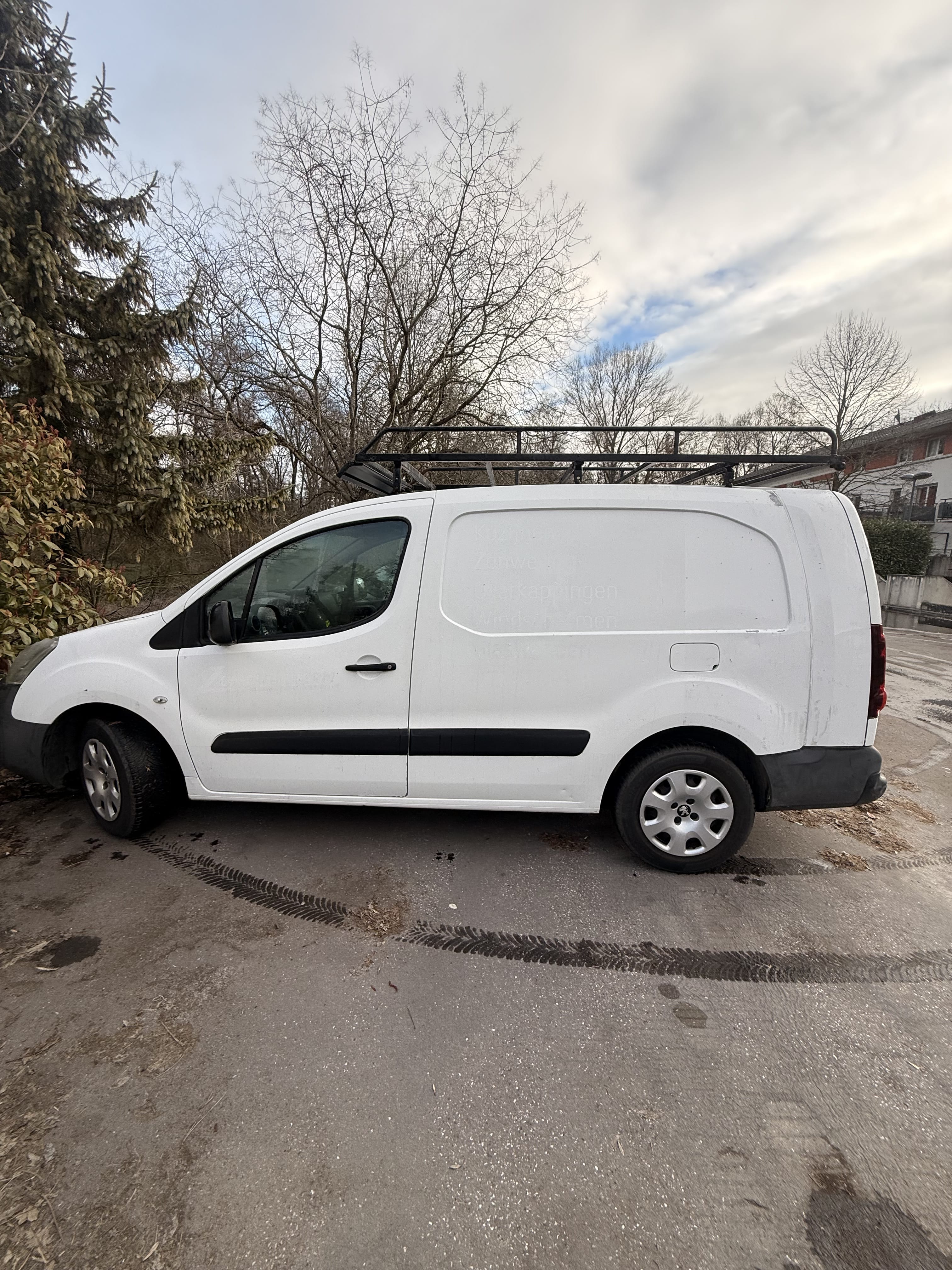 Peugeot Partner avec Entrée audio / iPod