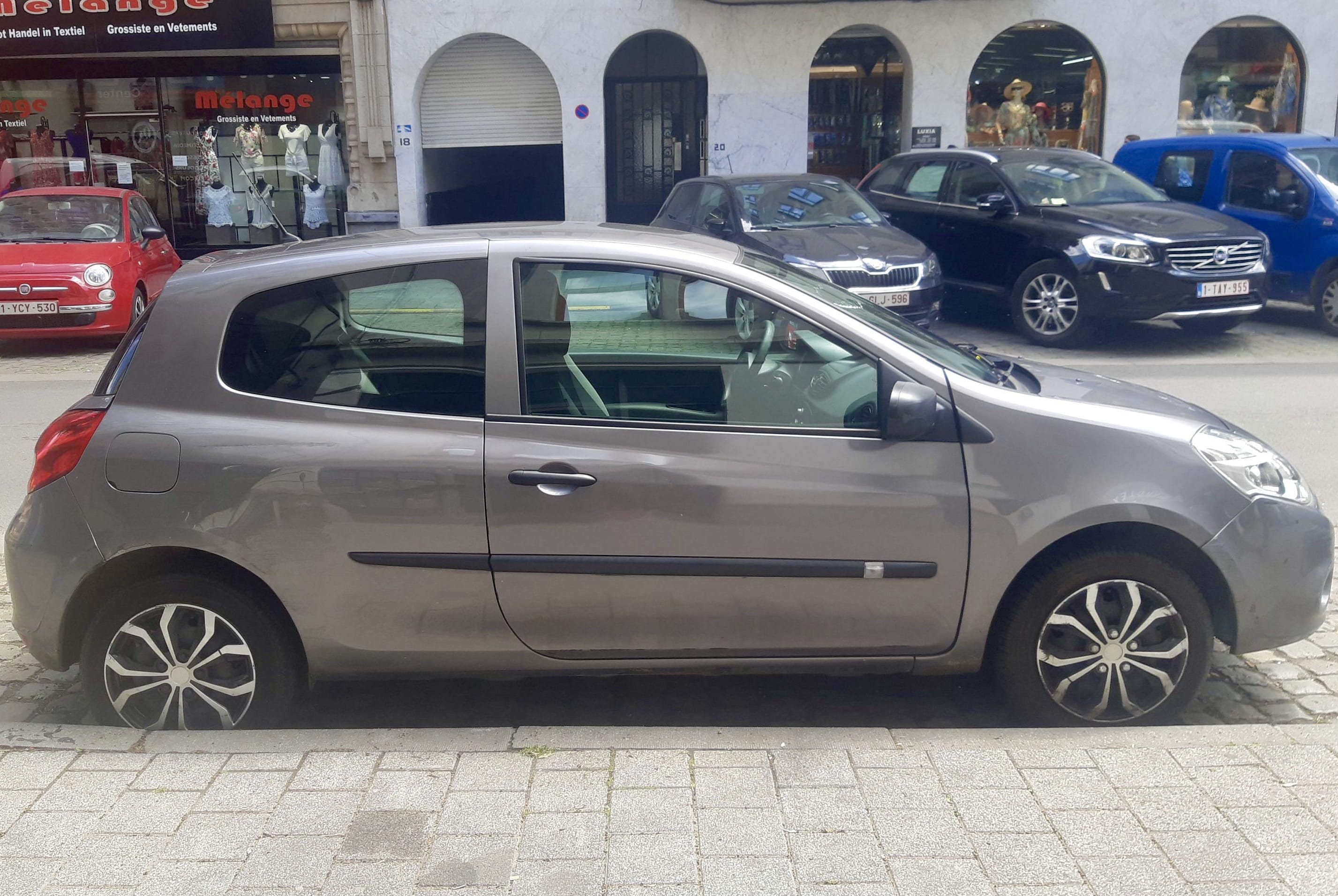 Renault Clio III with Audio / iPod input