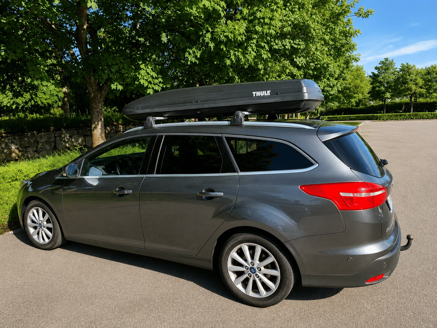 Ford Focus Estate/Kombi 125HP EcoBoost with Thule RoofBox med GPS