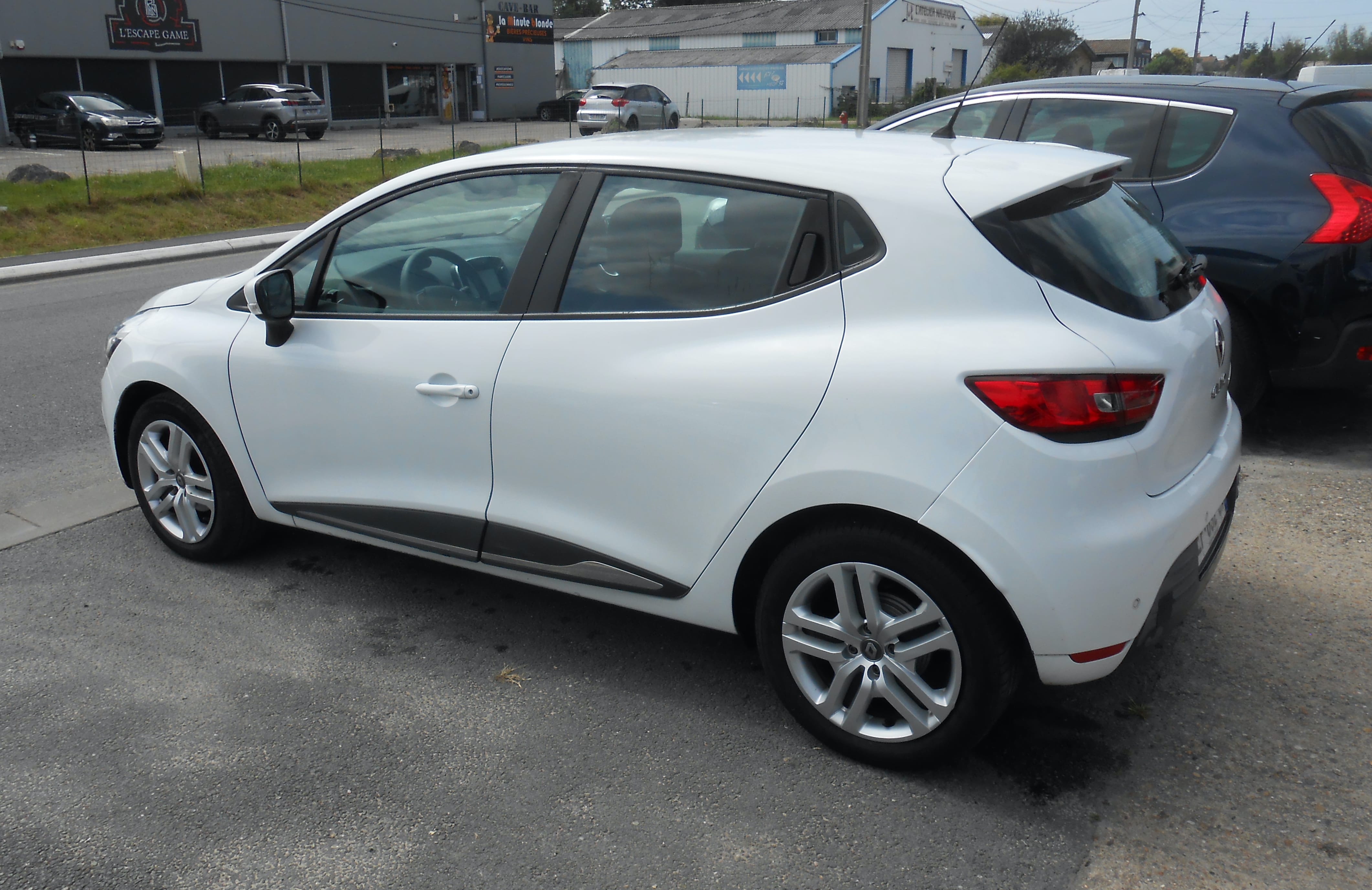 Location Renault Clio 2017 Diesel à La Teste De Buch (Gare de La Teste