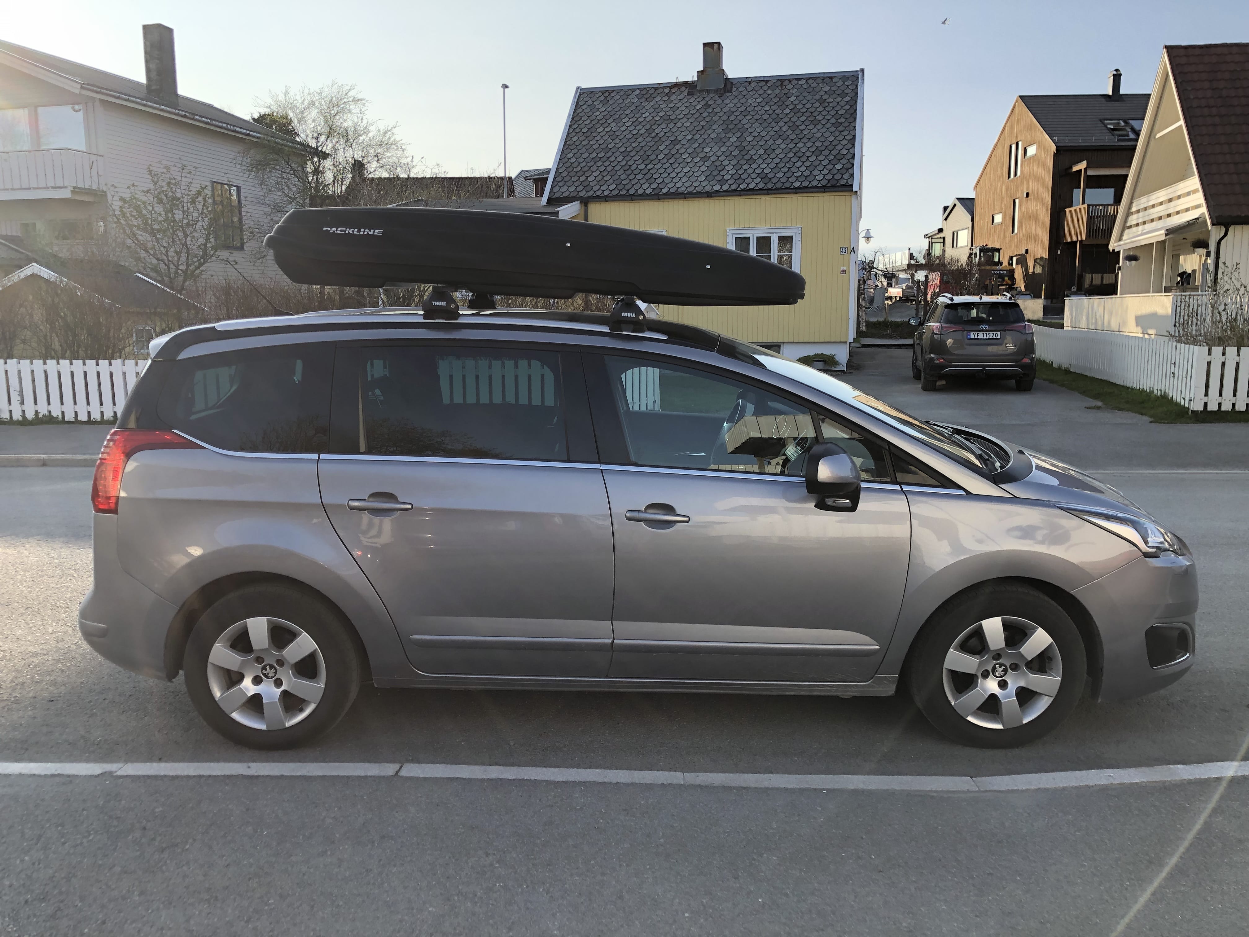 Peugeot 5008 - Automat - Cruisekontroll - Stort bagasjerom - Takboks - Muligheter for 7 seter med Aircondition