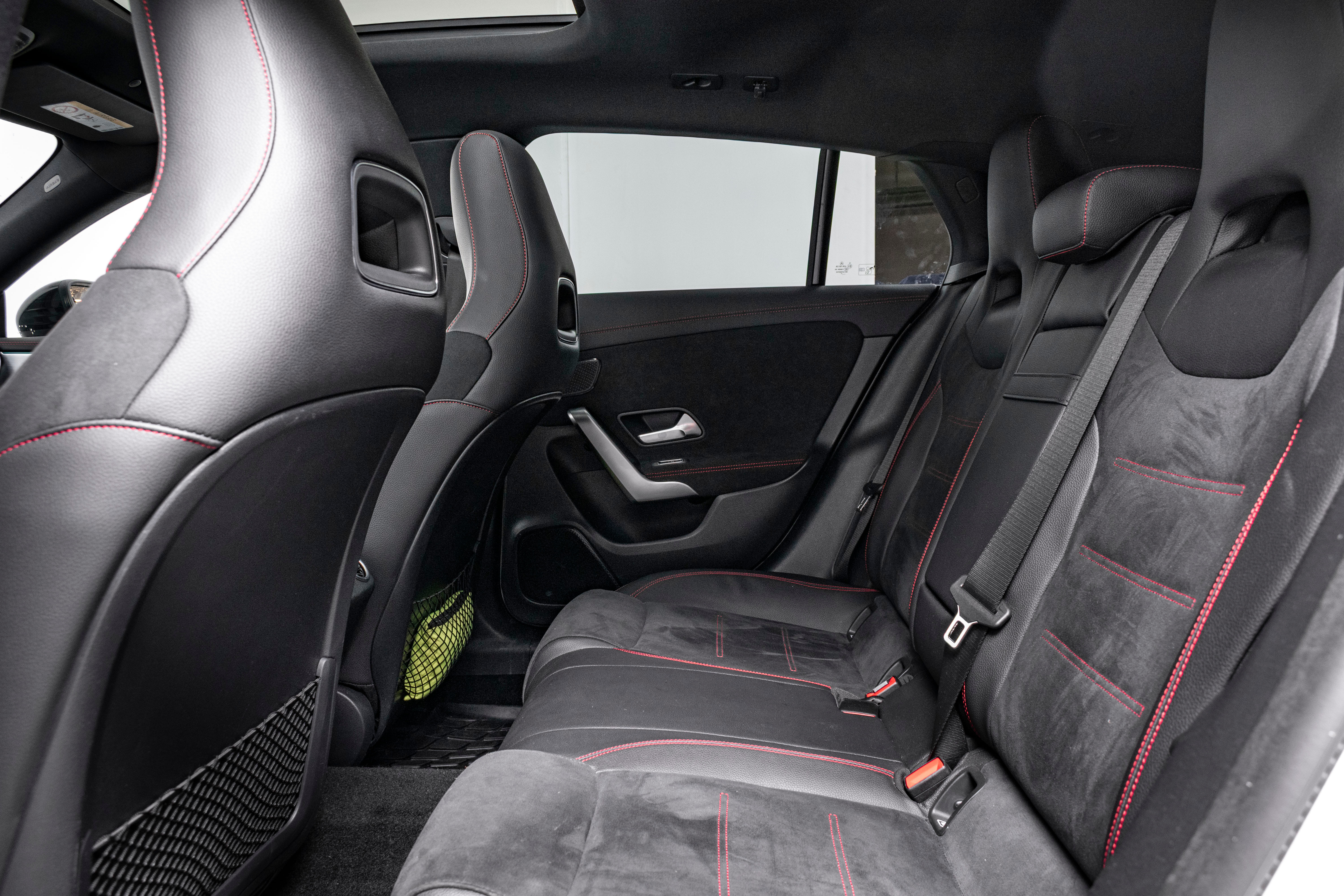 Mercedes-Benz CLA 180 con Apple CarPlay