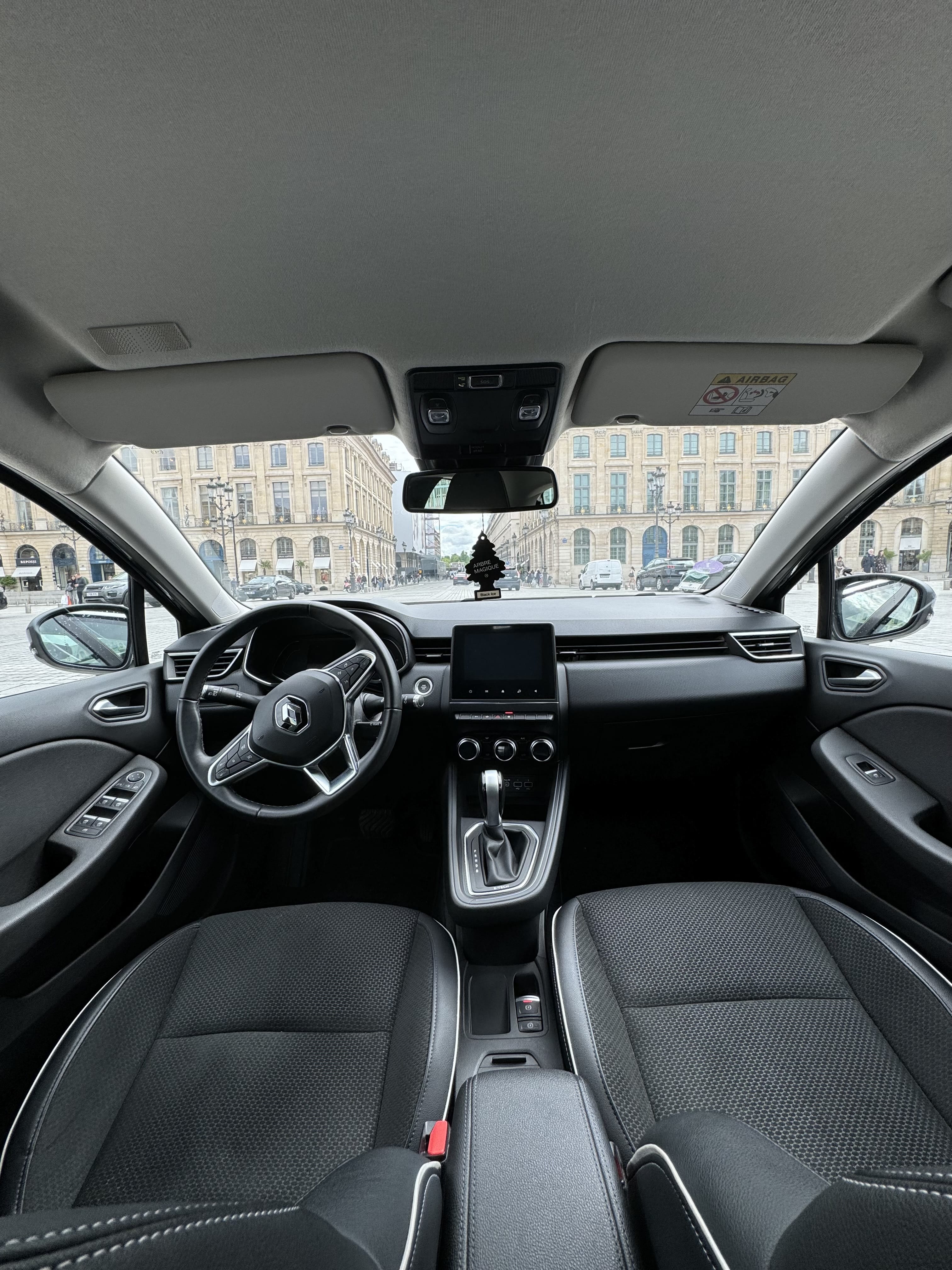Renault Clio E-tech avec GPS