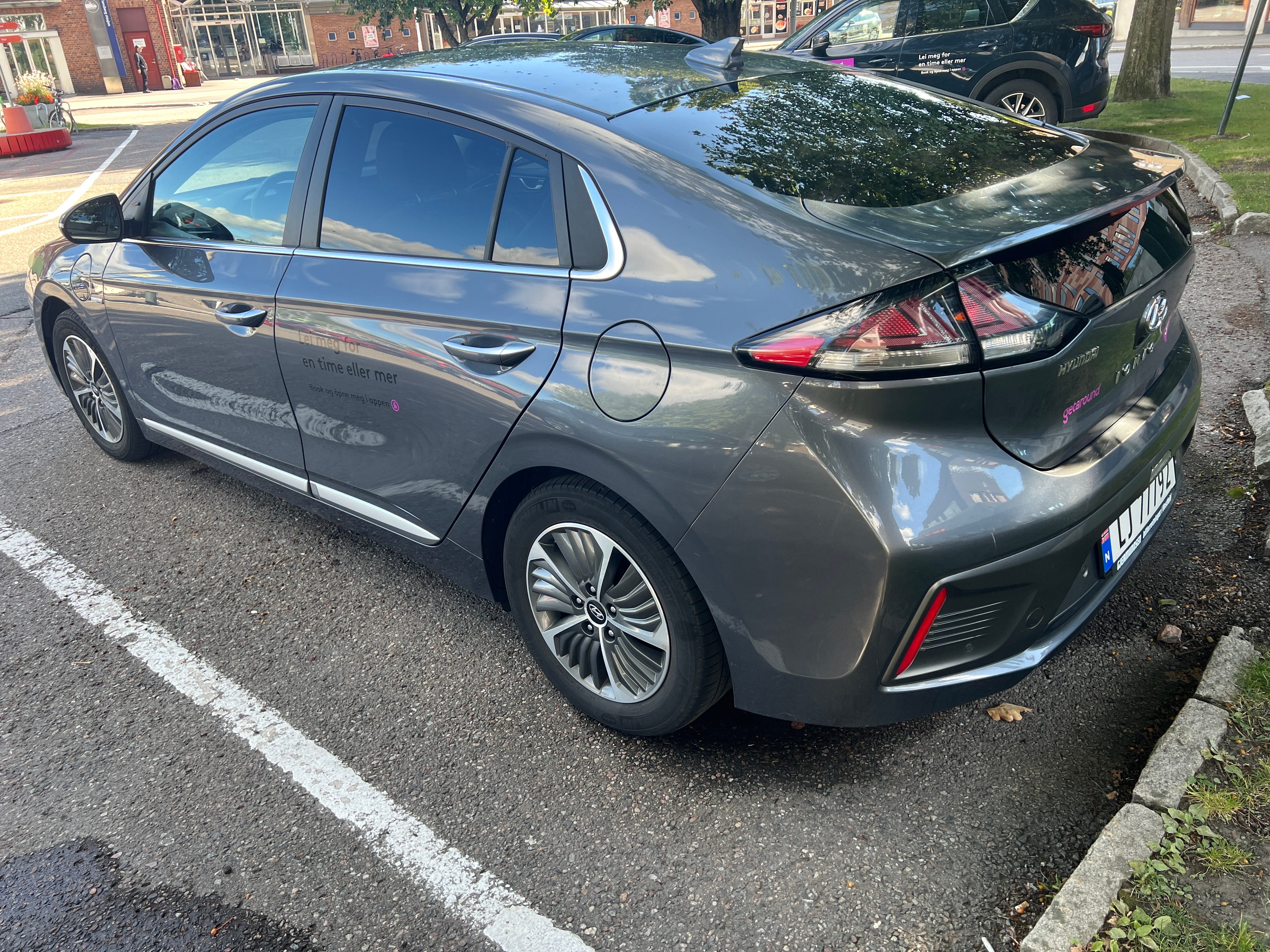 Hyundai Ioniq Hybrid  EL/Bensin med GPS