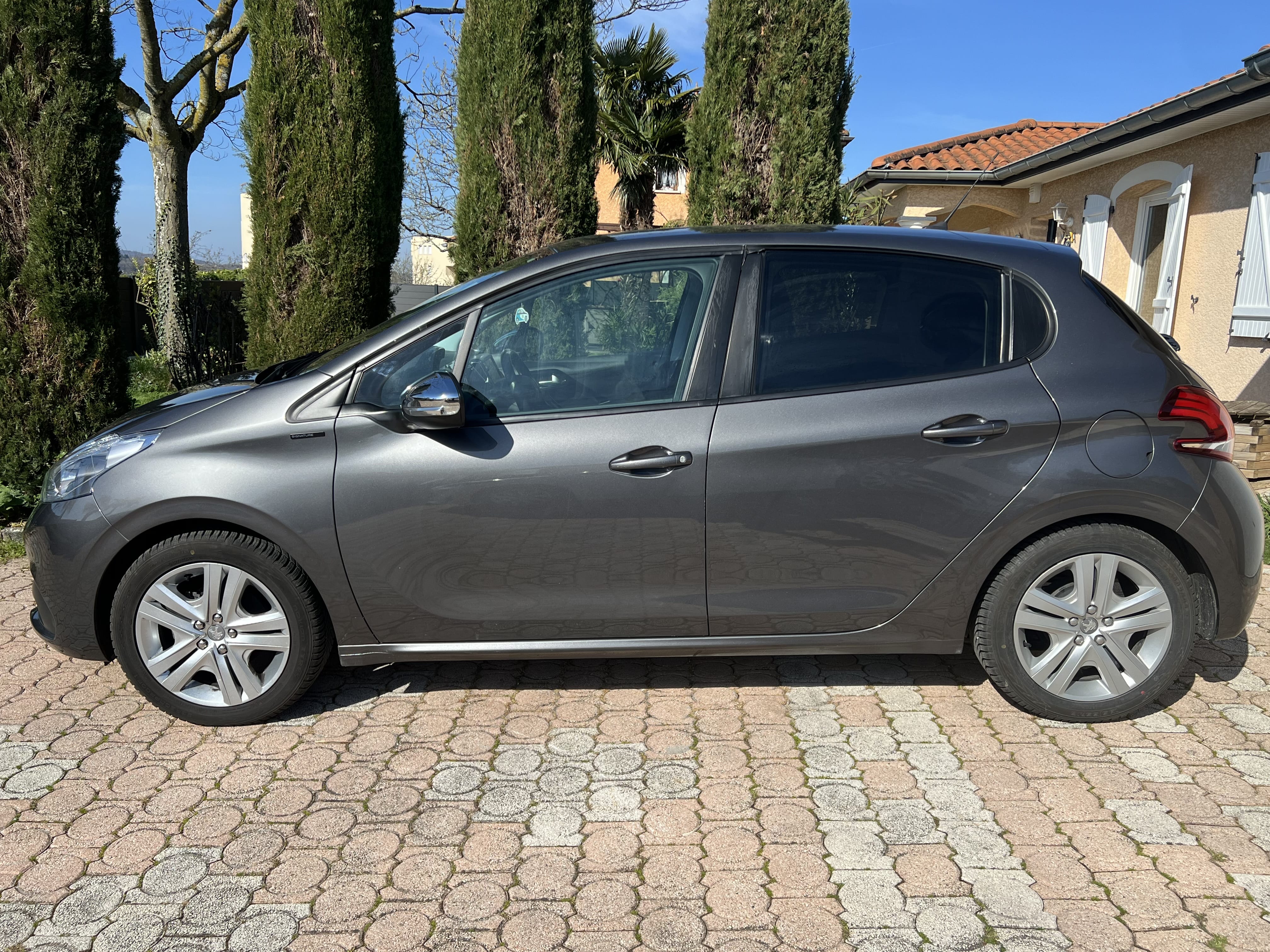 Peugeot 208 avec Climatisation