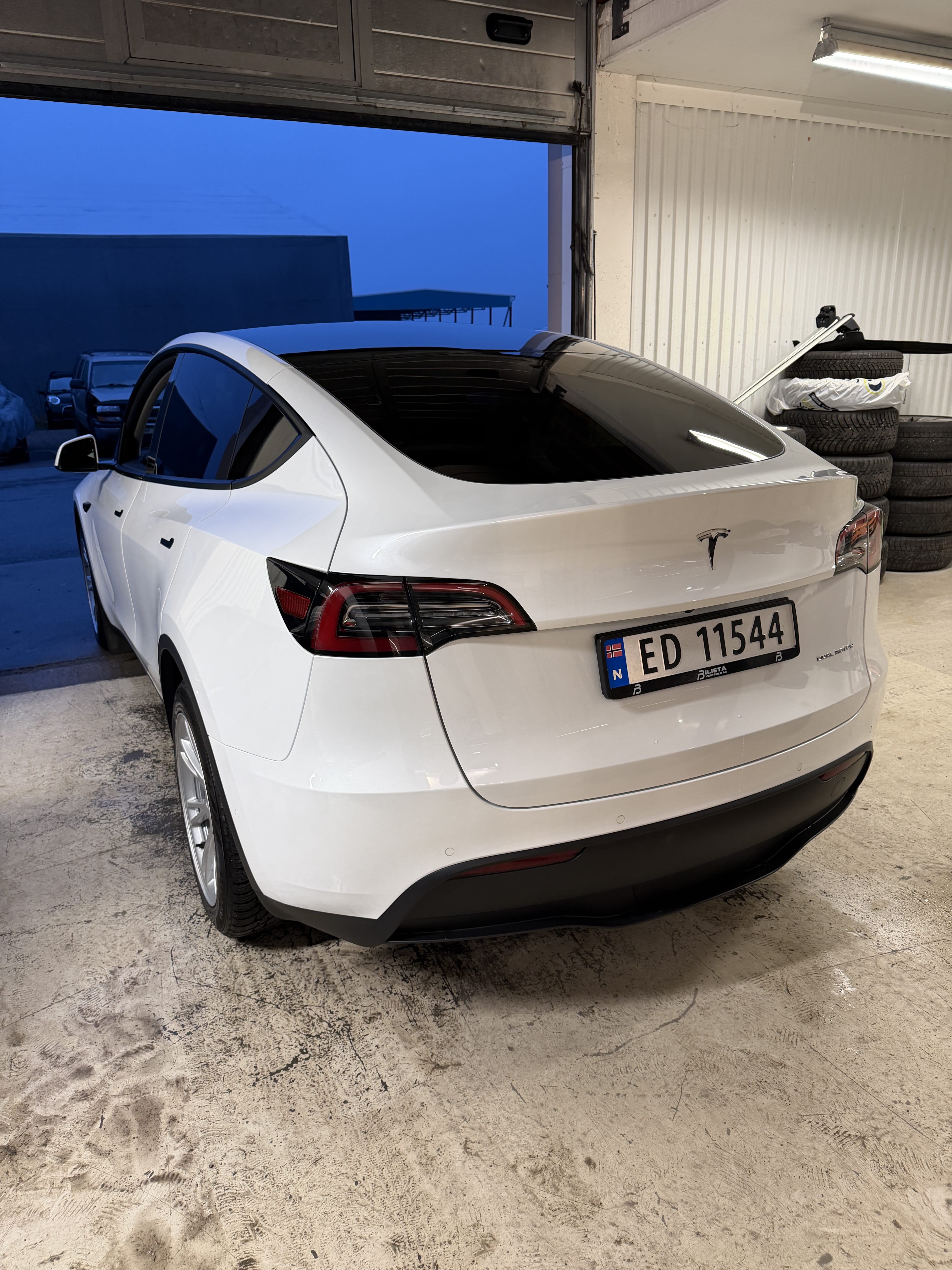 Tesla Model Y Long Range - Enhanced Autopilot med Ryggekamera