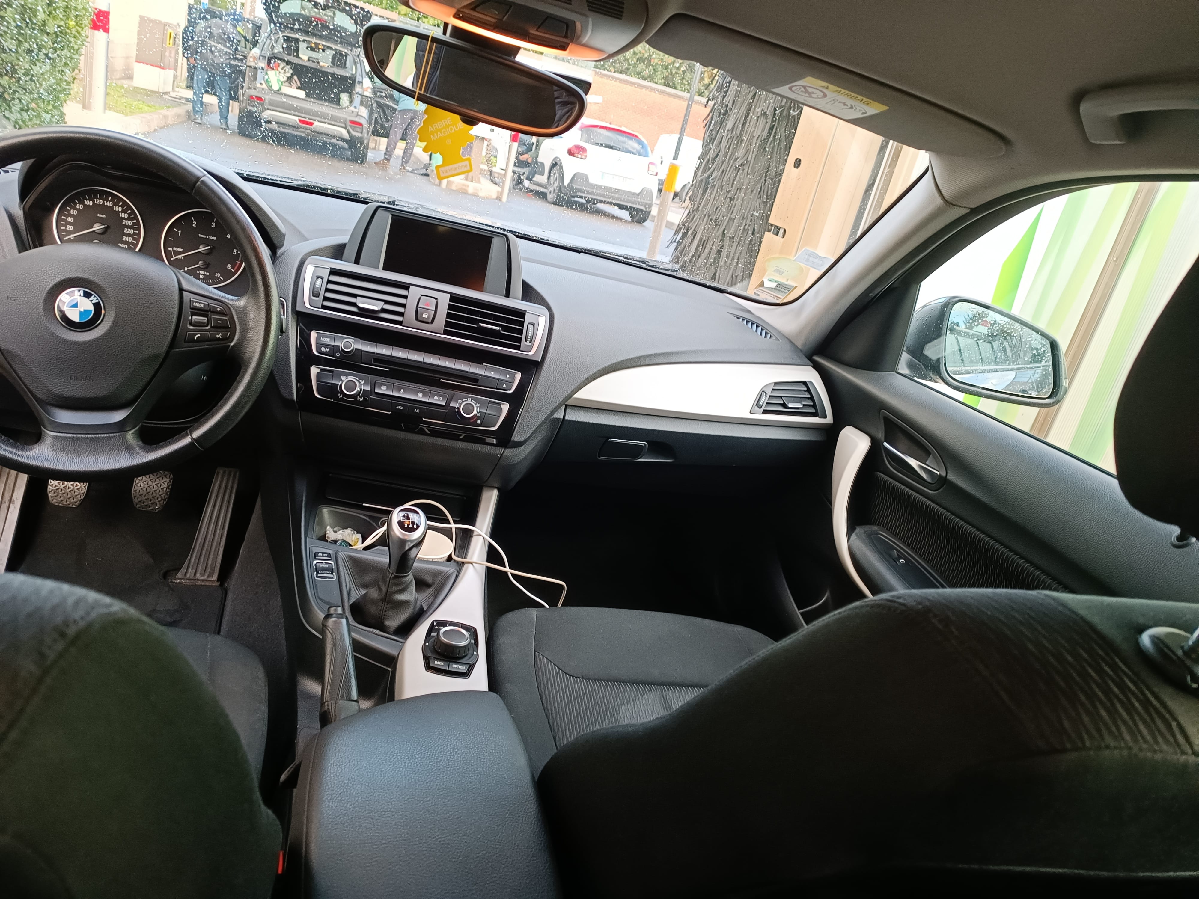 BMW Série 1 avec Audio Bluetooth