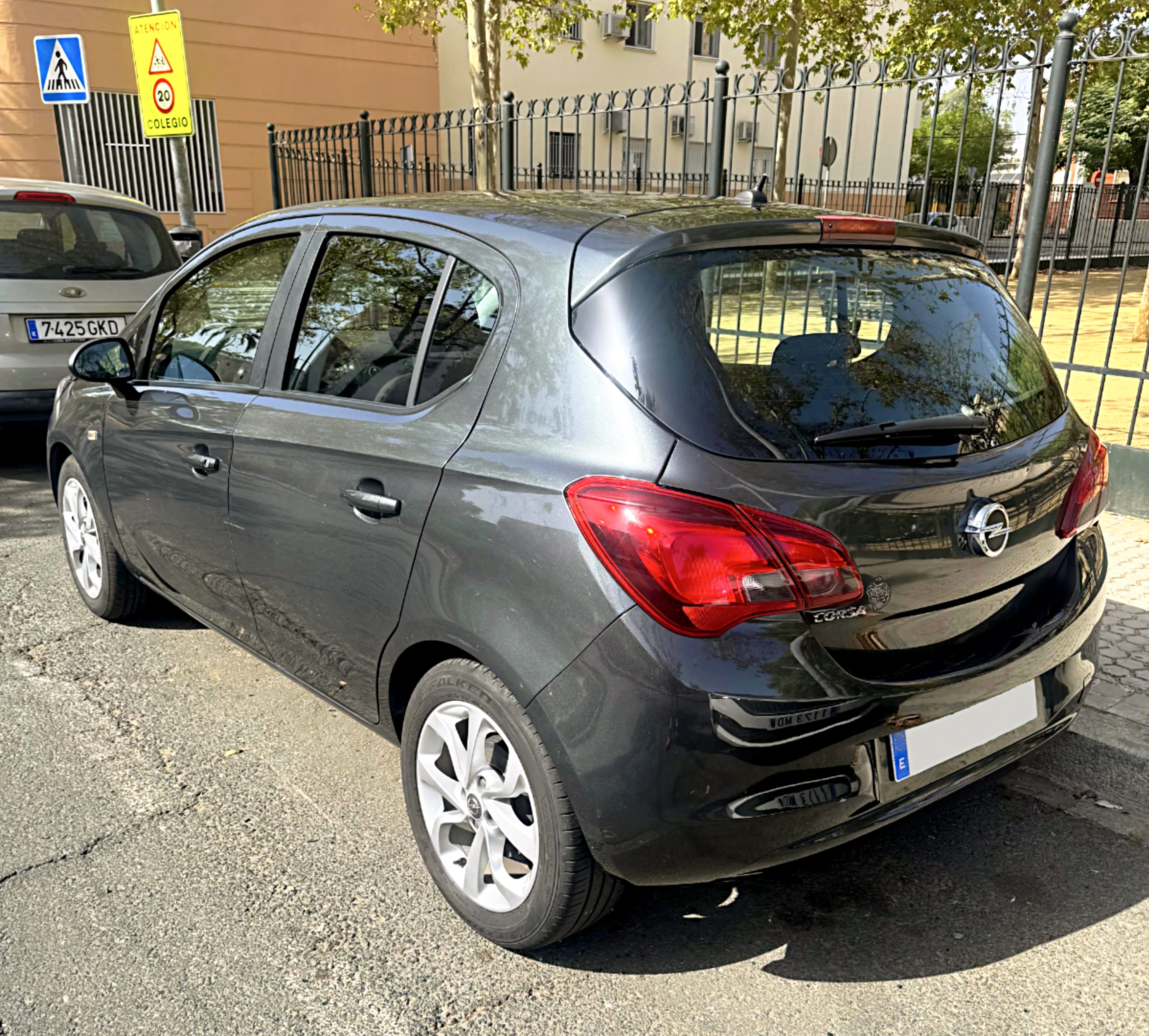 Opel Corsa 1.4T 90CV con Control de velocidad