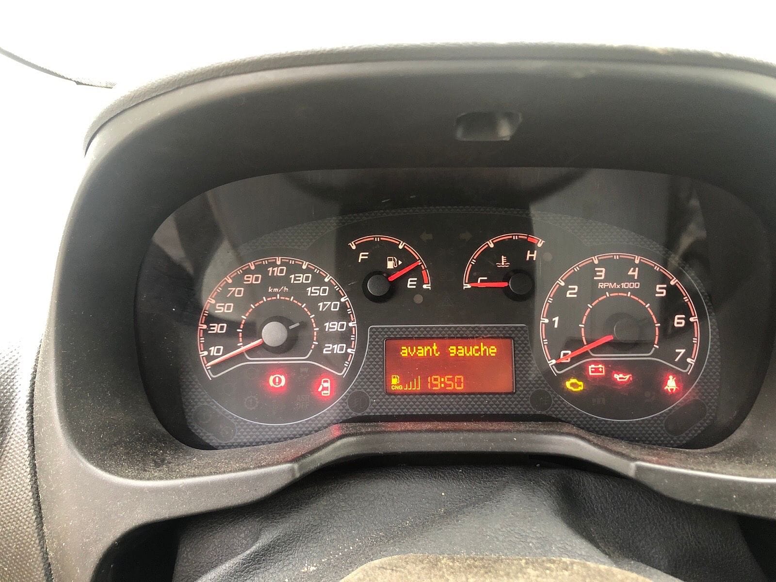 Fiat Doblo Cargo Maxi (=rallongé) essence/GNV (GC947) (clim, 3 places, GPS, USB,  ...)