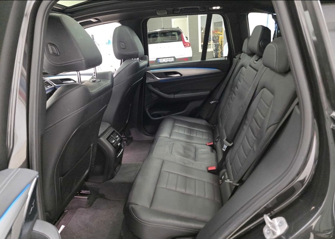 BMW ix3 med Cruisekontroll