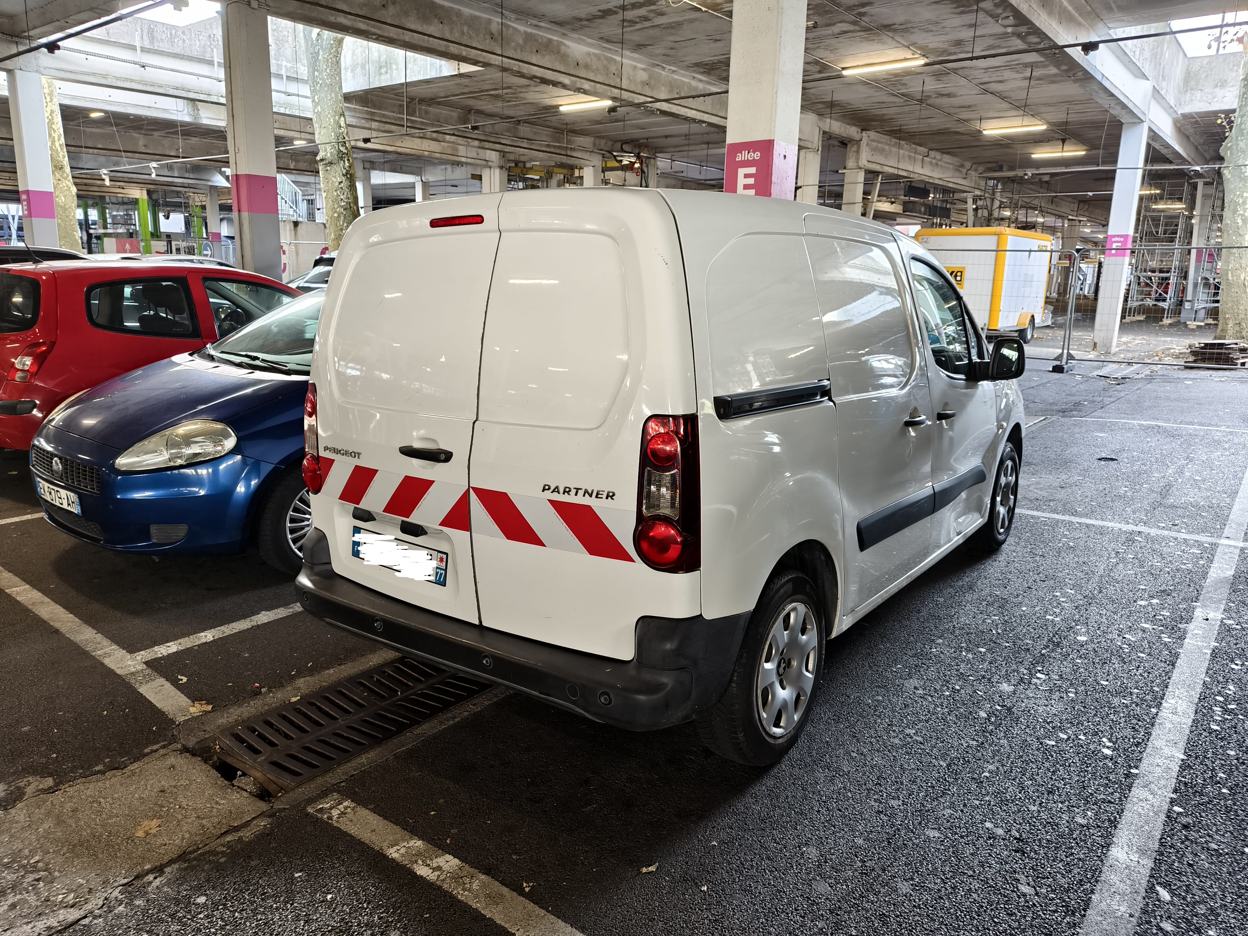 Peugeot Partner avec GPS