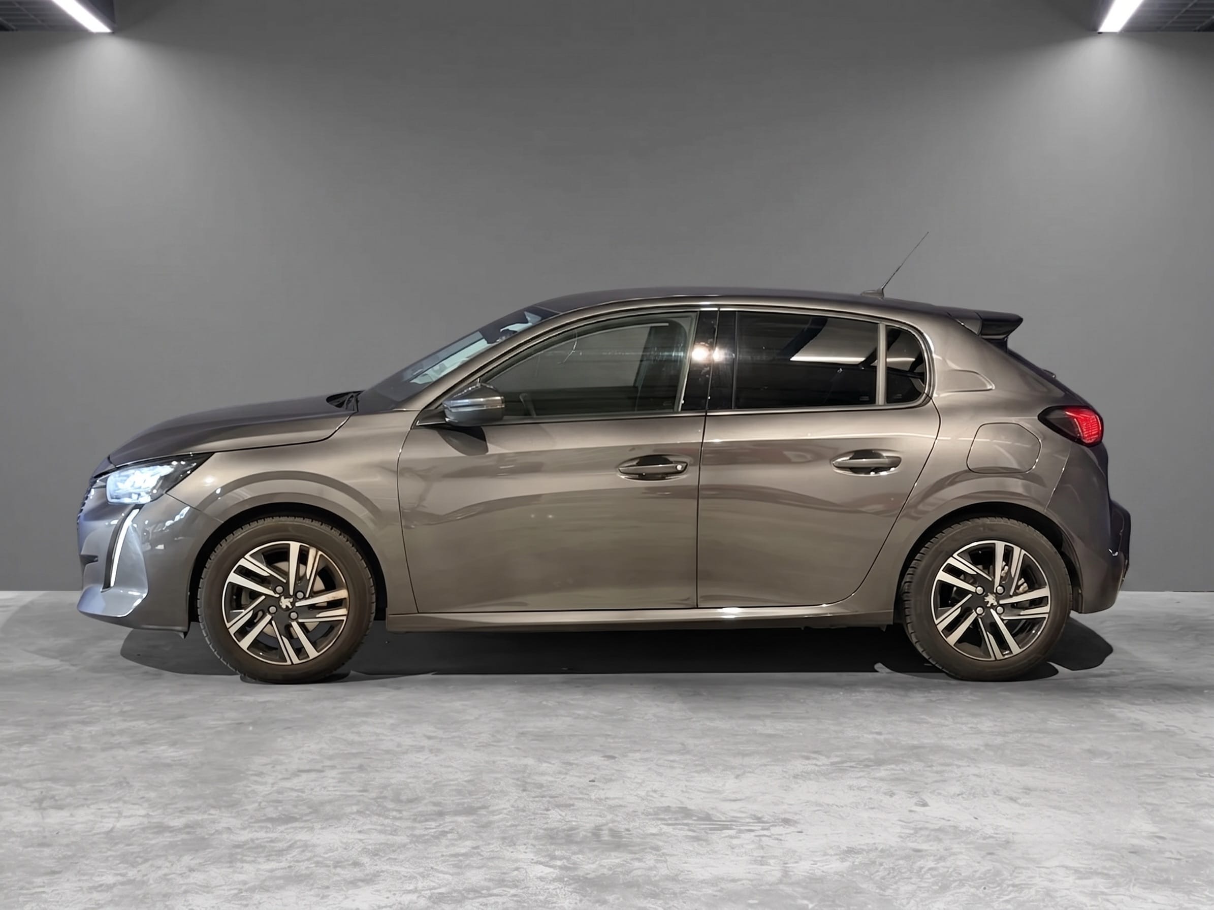Peugeot 208, 2021, Essence 95, automatique