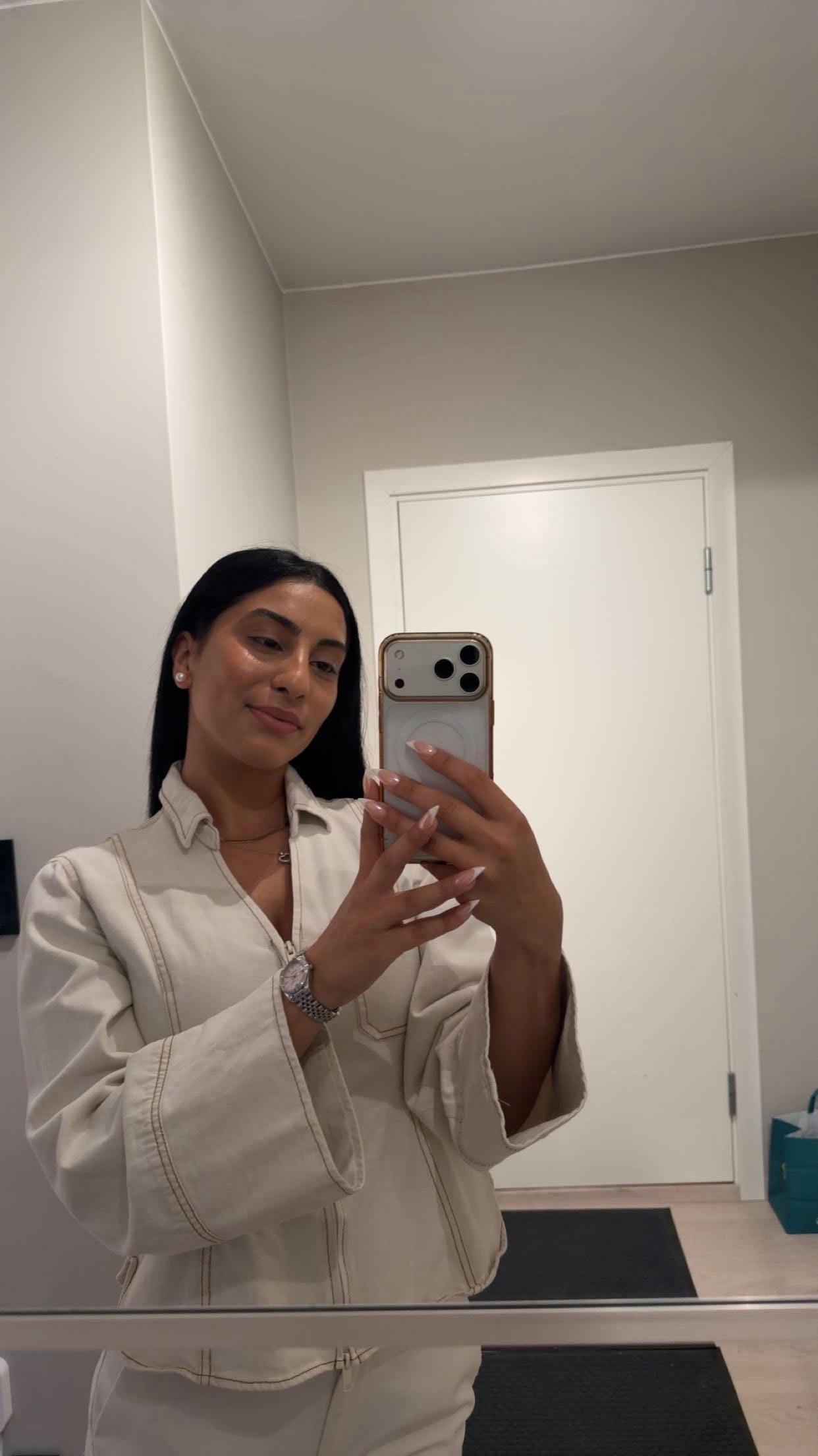 Ava