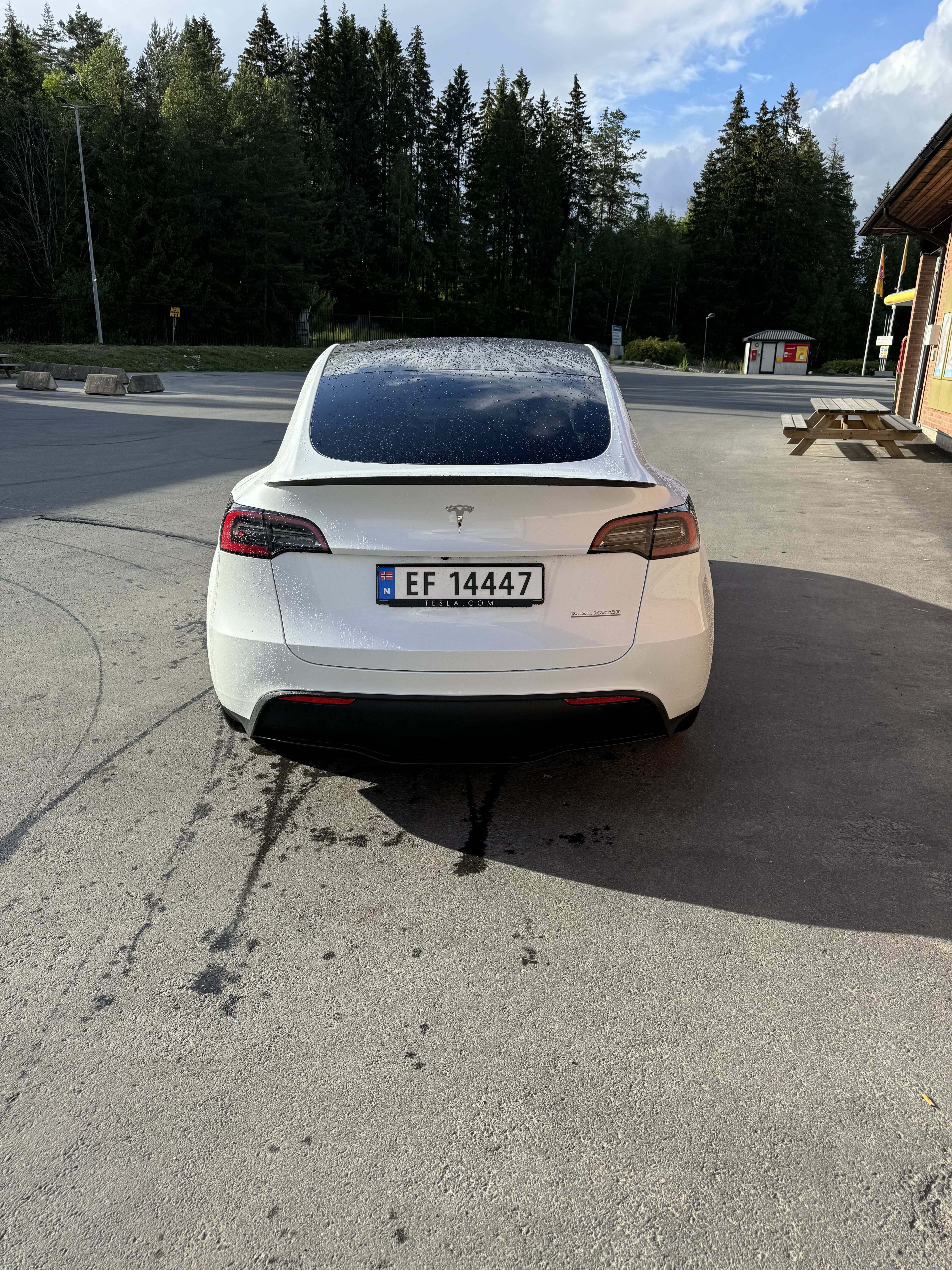 Tesla Model Y Performance med Cruisekontroll