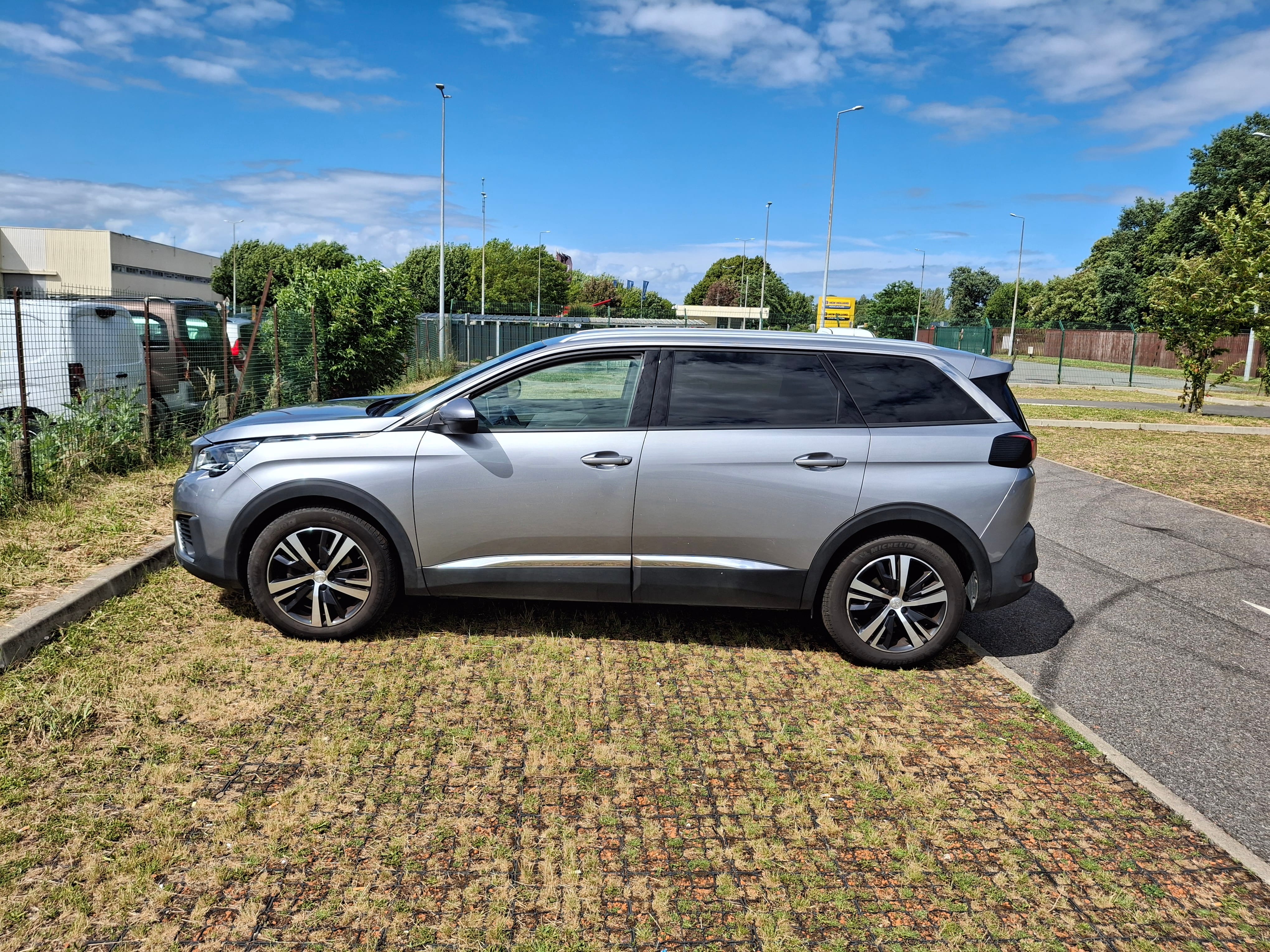 Peugeot 5008, 2020, Essence 98, automatique, 7 places