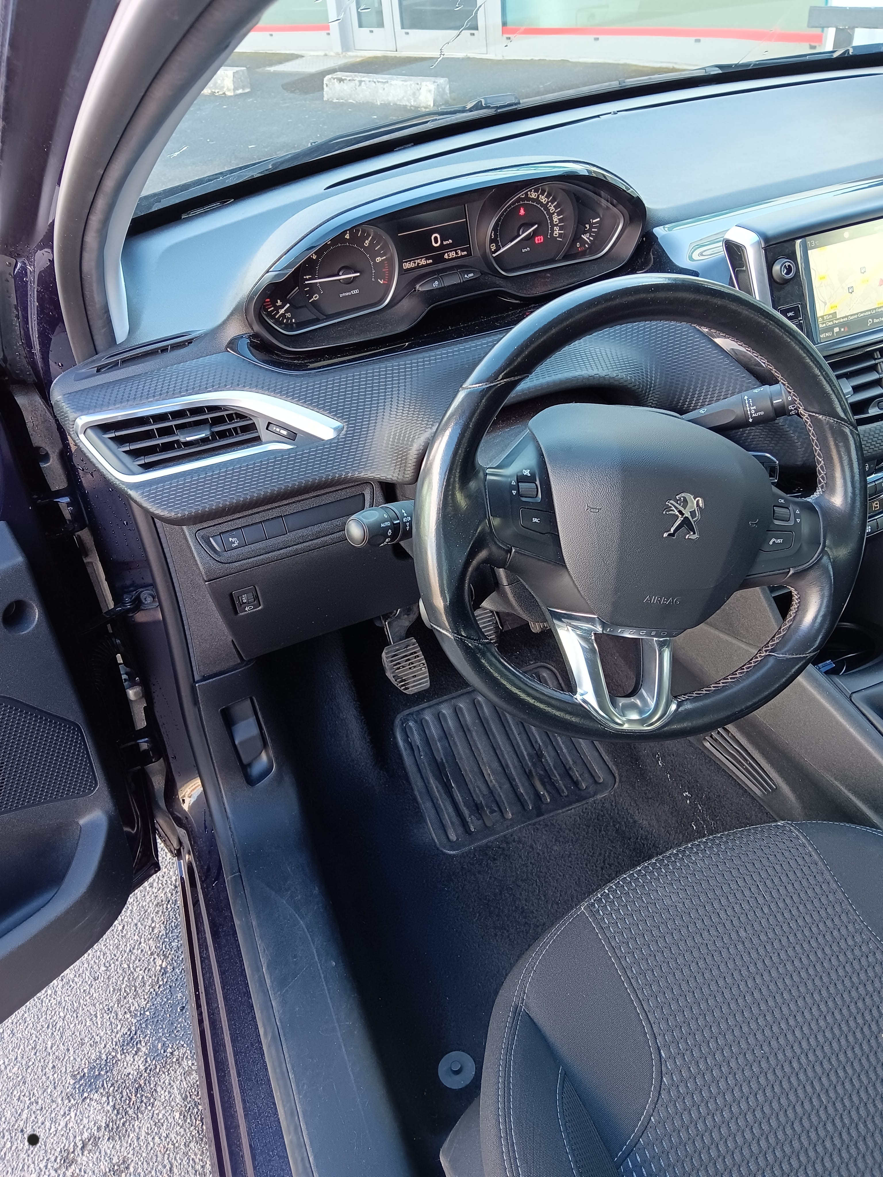 Peugeot 208 avec Android Auto