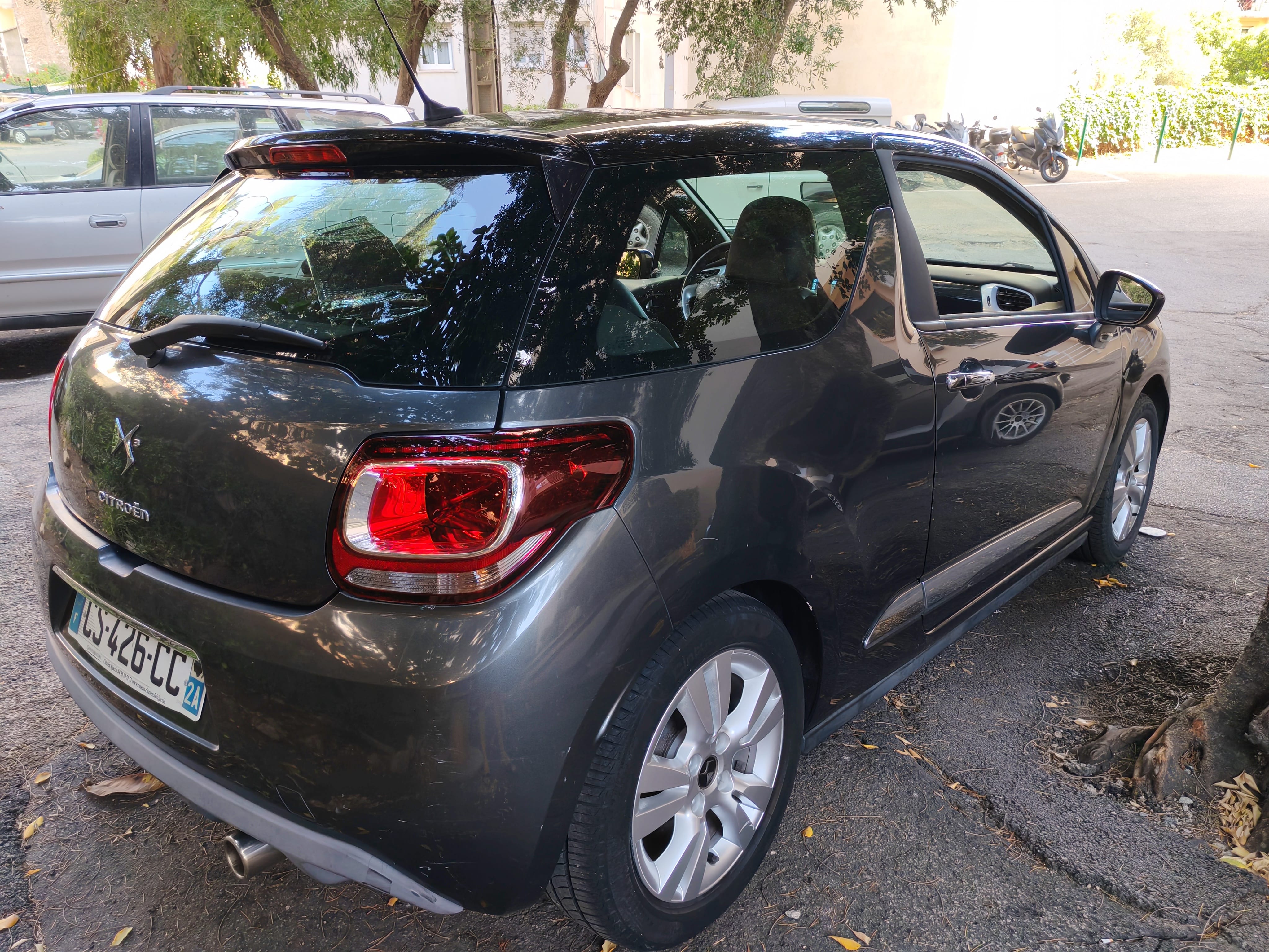 Citroen DS3 82cv essence avec GPS
