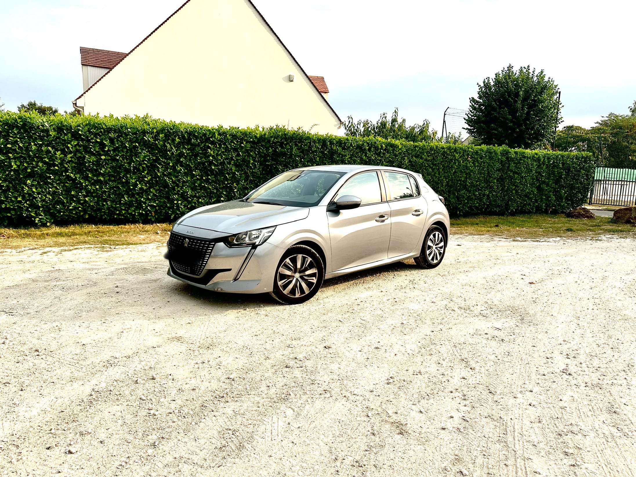 Peugeot 208 FV918 avec Climatisation