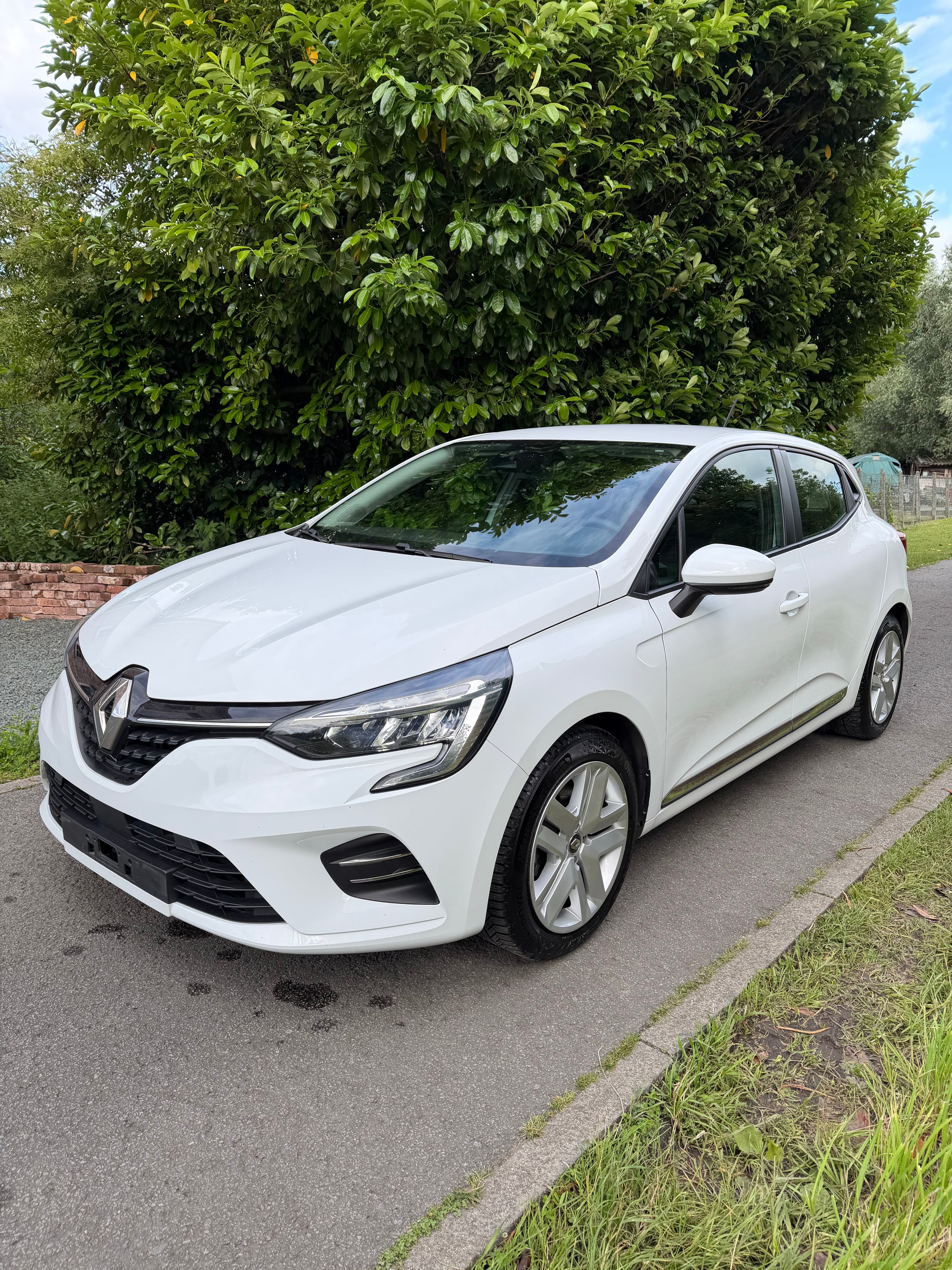 Renault Clio E-tech, 2022, Euro 95 (E10) / Elektrisch (hybride), automatisch