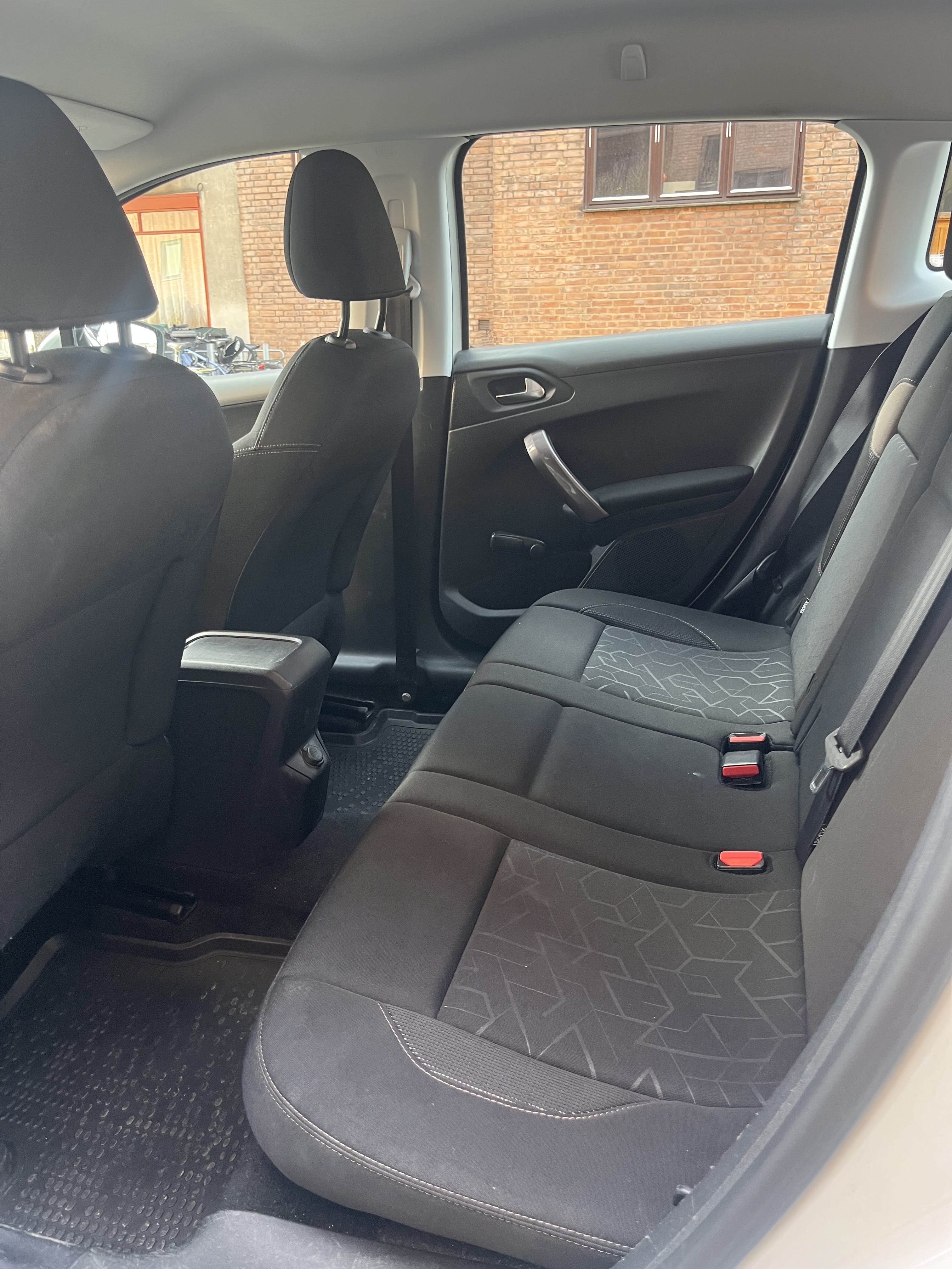 Peugeot 2008 with Audio / iPod input