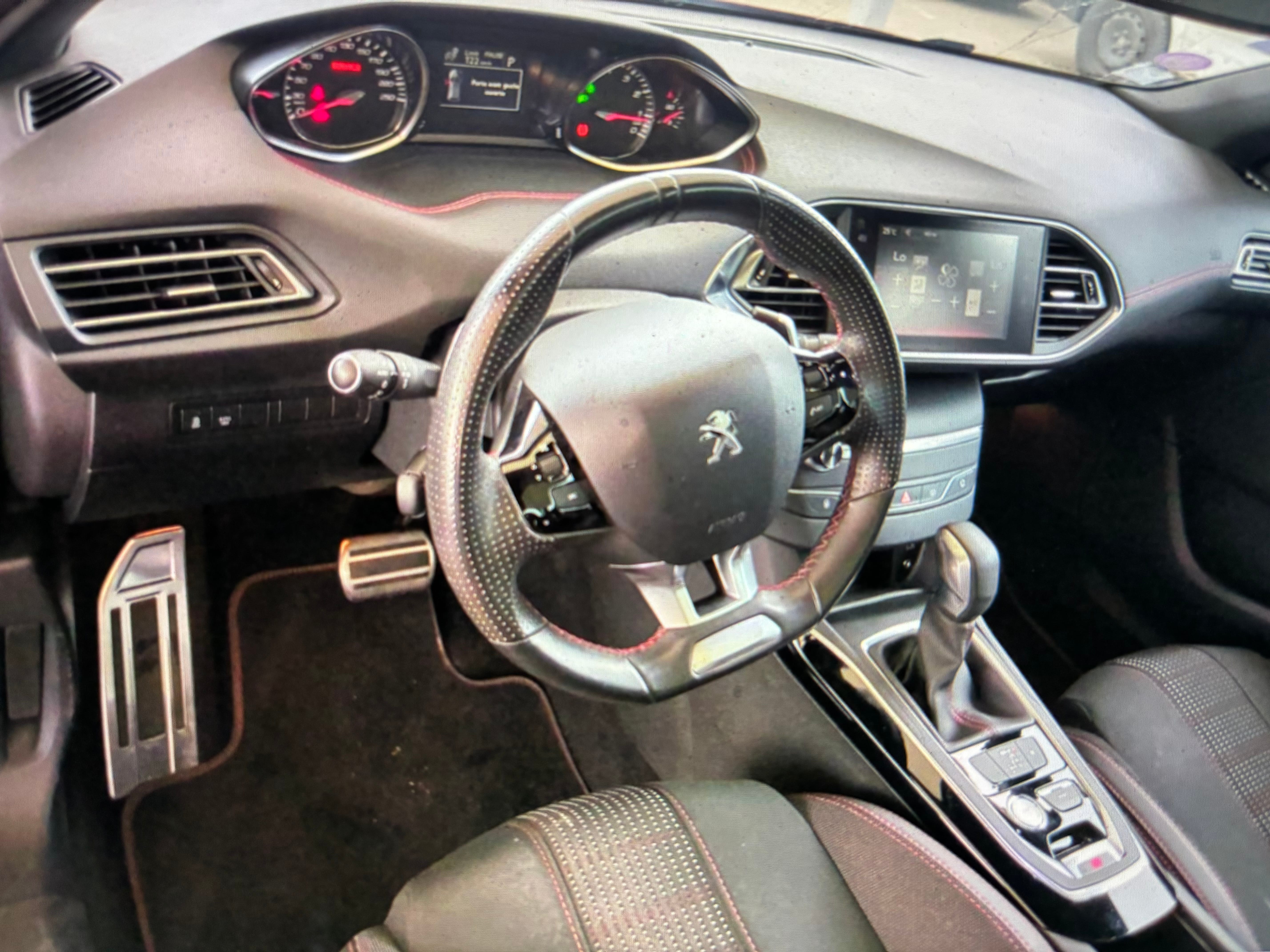 Peugeot 308 SW 1,2 130 cv  eat6 automatique avec GPS