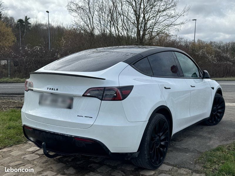 Tesla Model Y Long Range avec Climatisation
