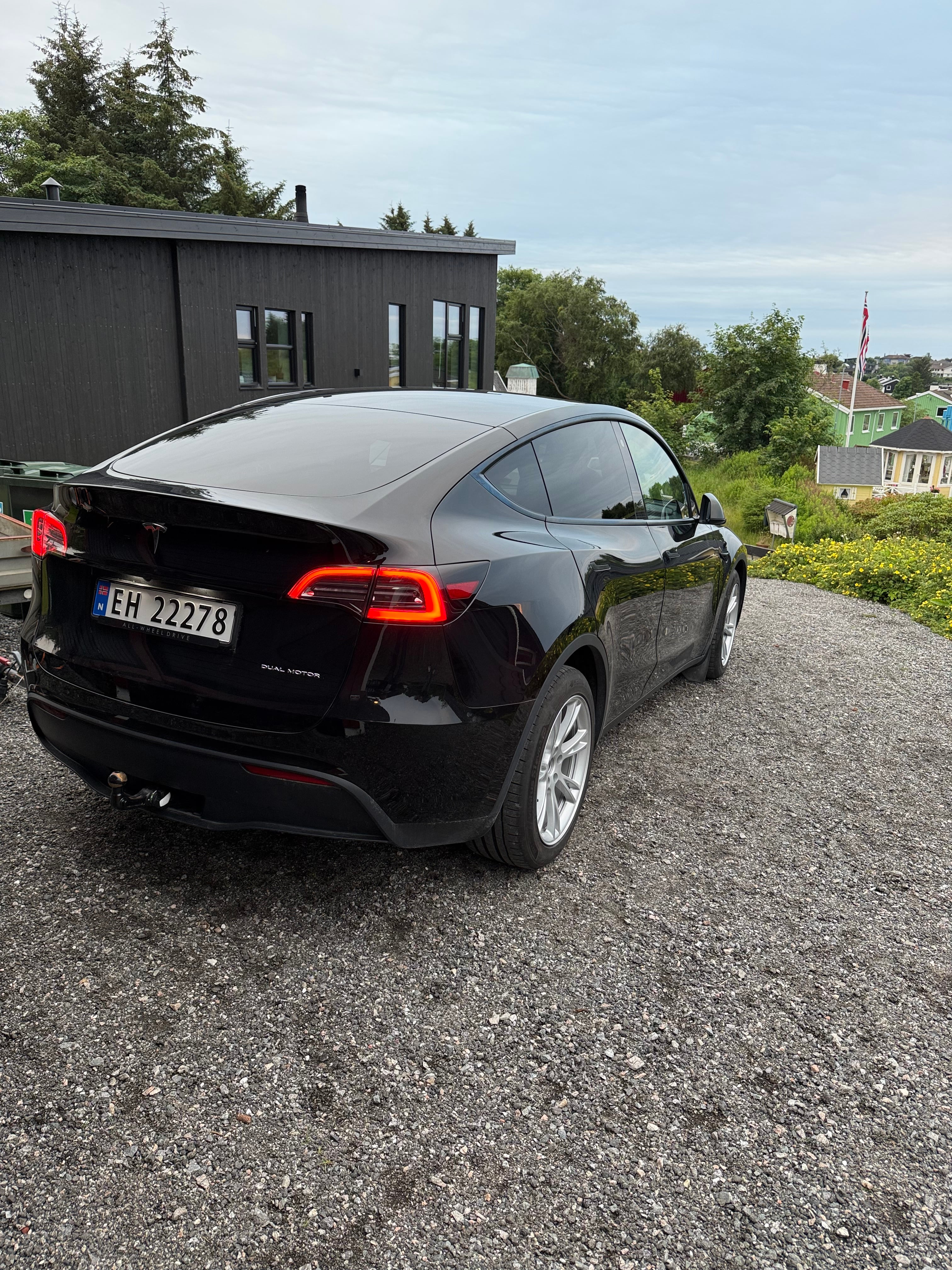 Tesla Model Y Long Range med Ryggekamera