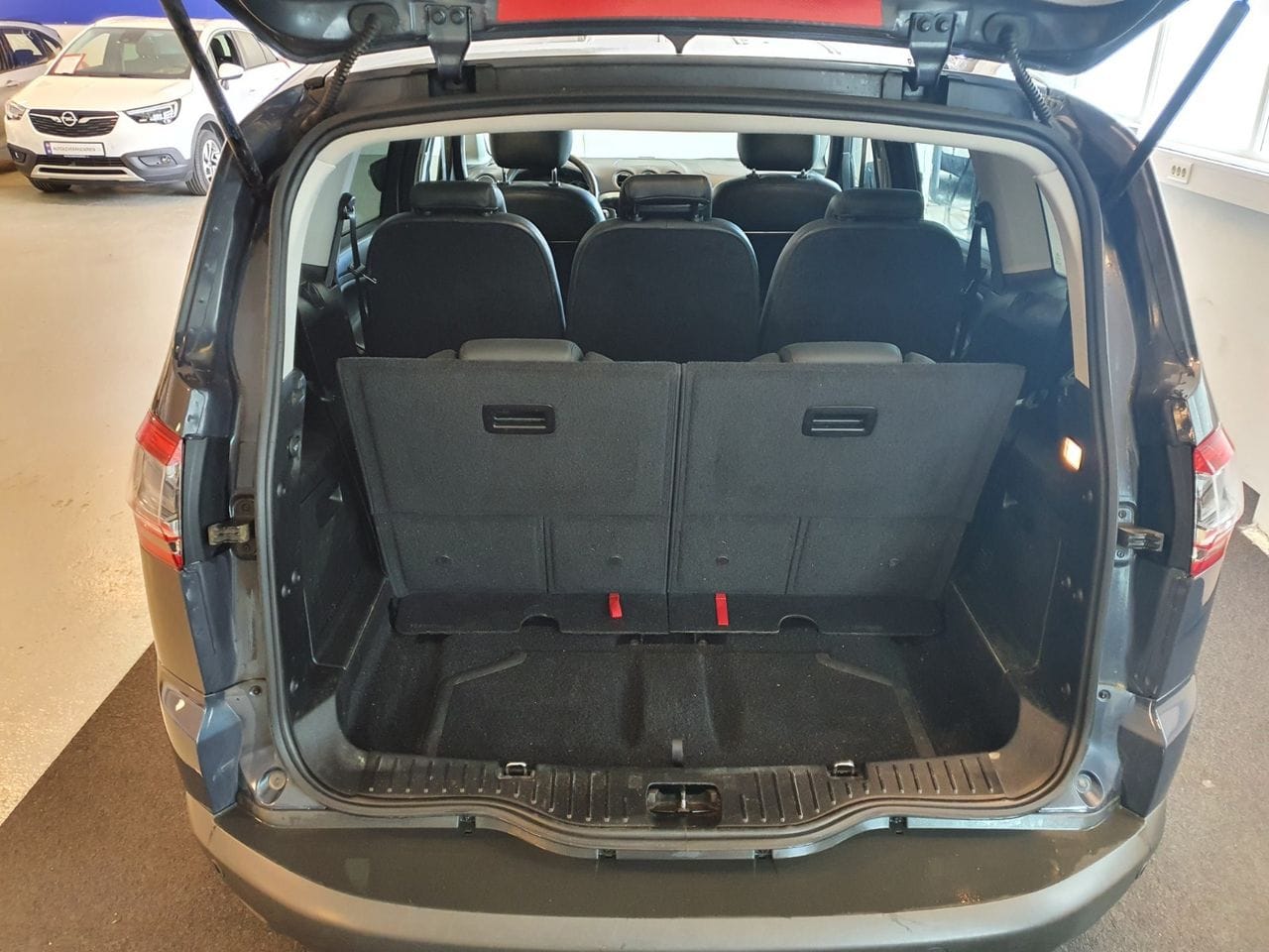 Ford S-Max 2.0TDCI 163hk, Aut, Skinn, Kamera, Navi with Bluetooth audio