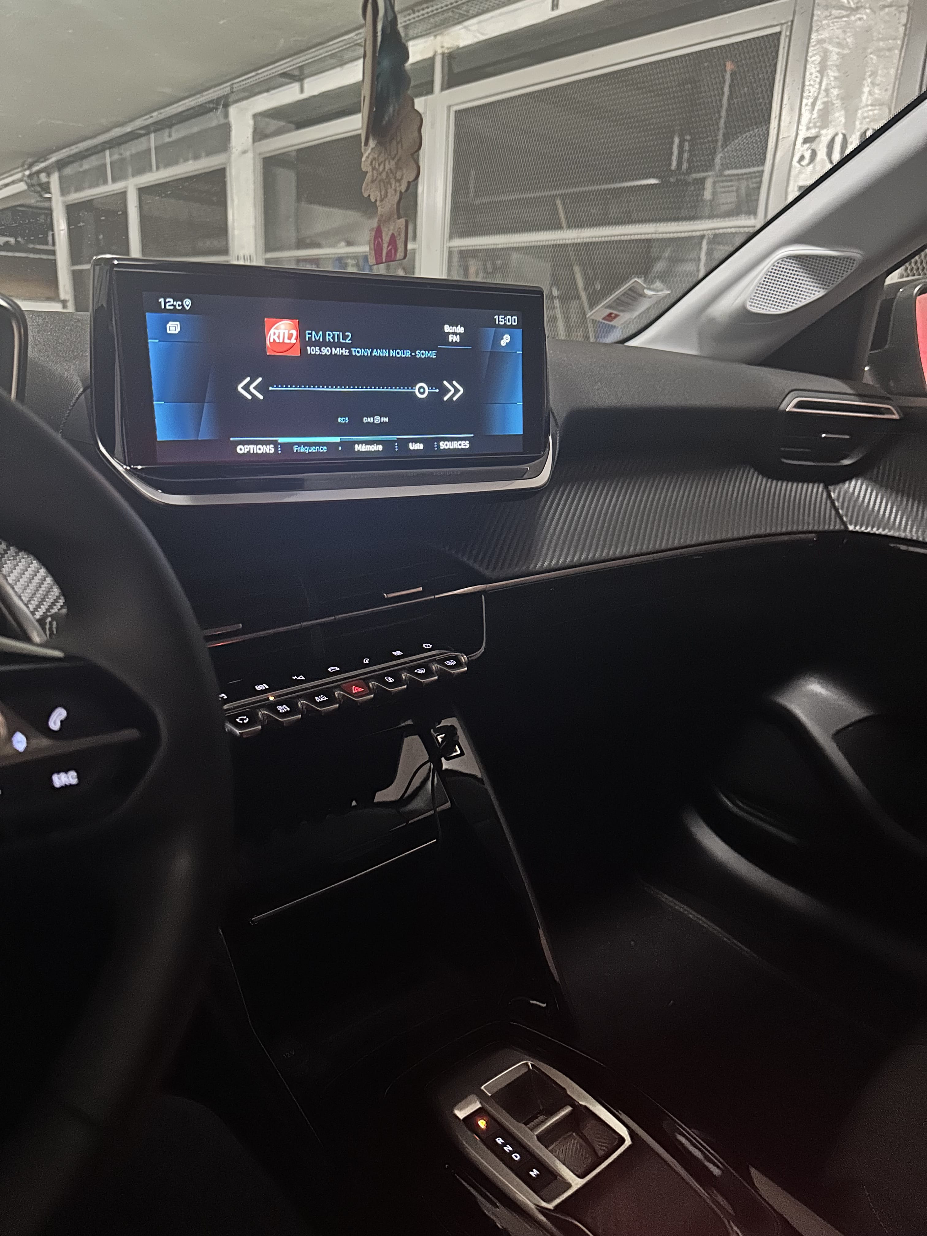 Peugeot 208 avec GPS