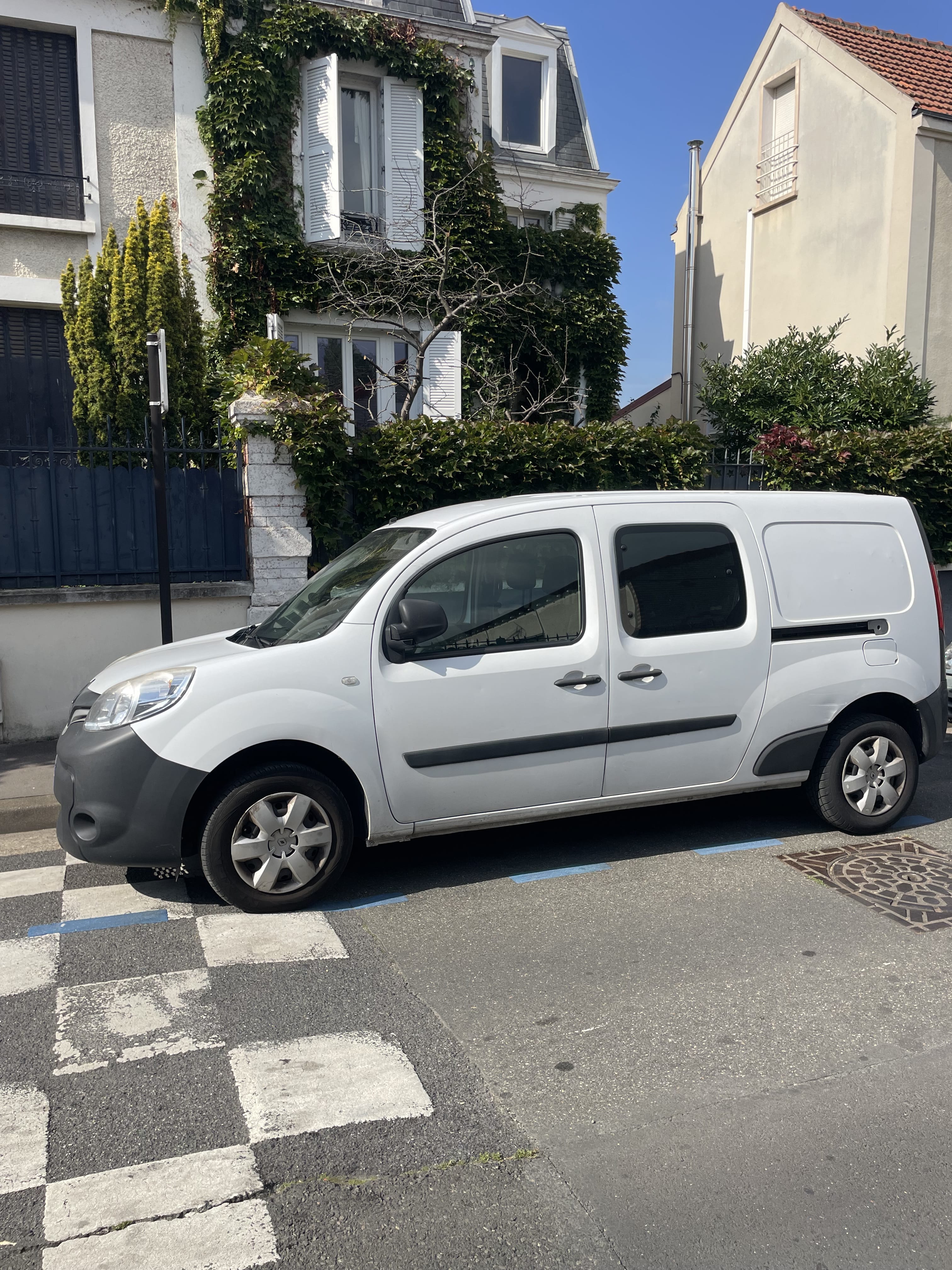 Renault Kangoo Fourgon 1.5 DCI maxi avec Climatisation