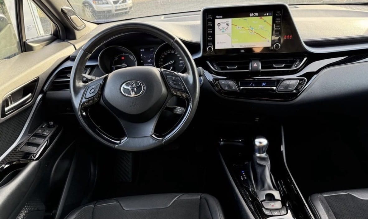 Toyota C-HR avec Entrée audio / iPod