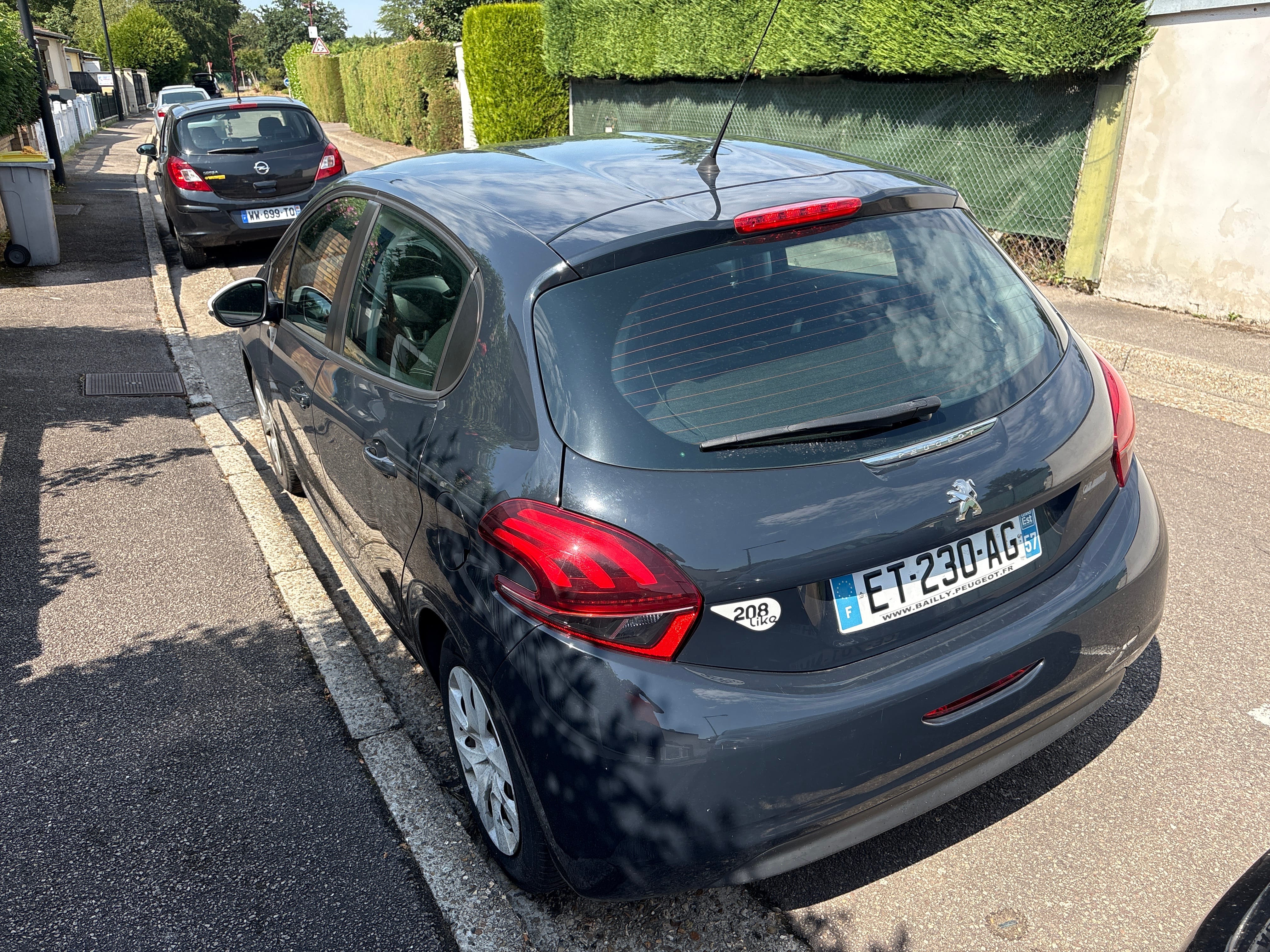 Peugeot 208 1.2 vti avec Régulateur de vitesse