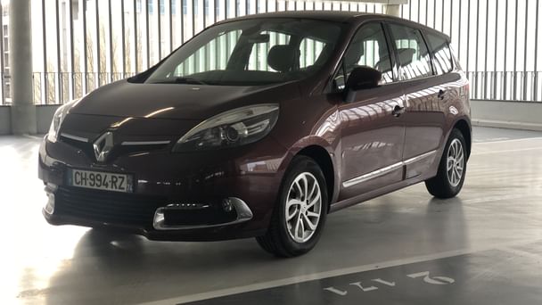 Renault Grand Scenic Louez le Renault Grand Scénic 7 Places – Spacieux, Confortable et Économique ! avec Climatisation