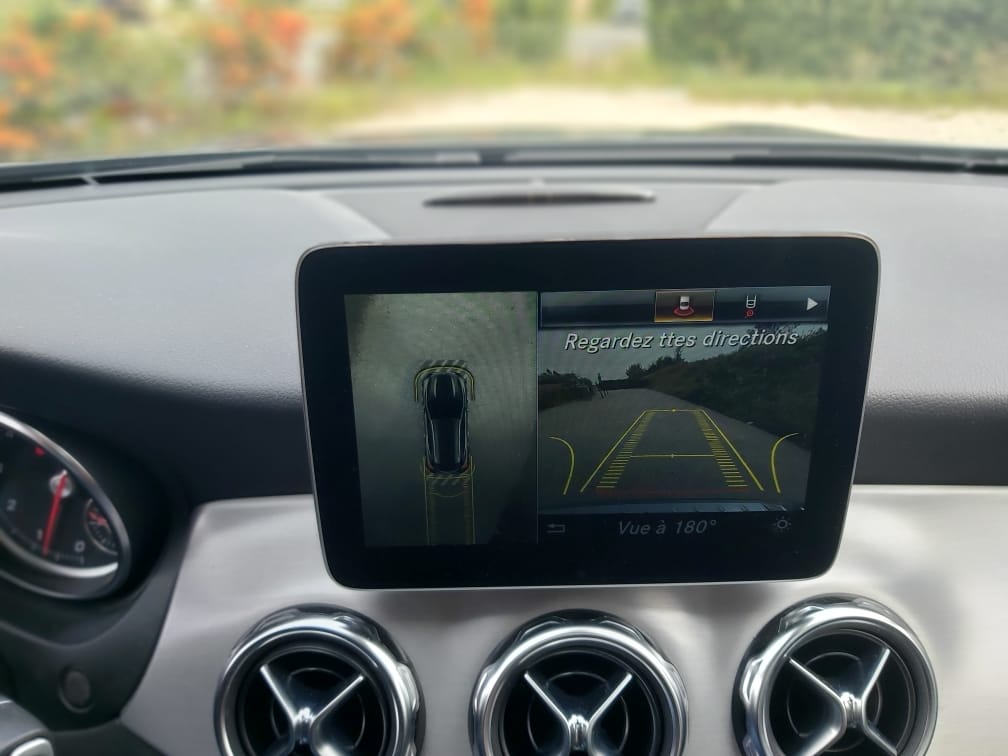 Mercedes-Benz Classe GLA  200 pack AMG avec Apple CarPlay