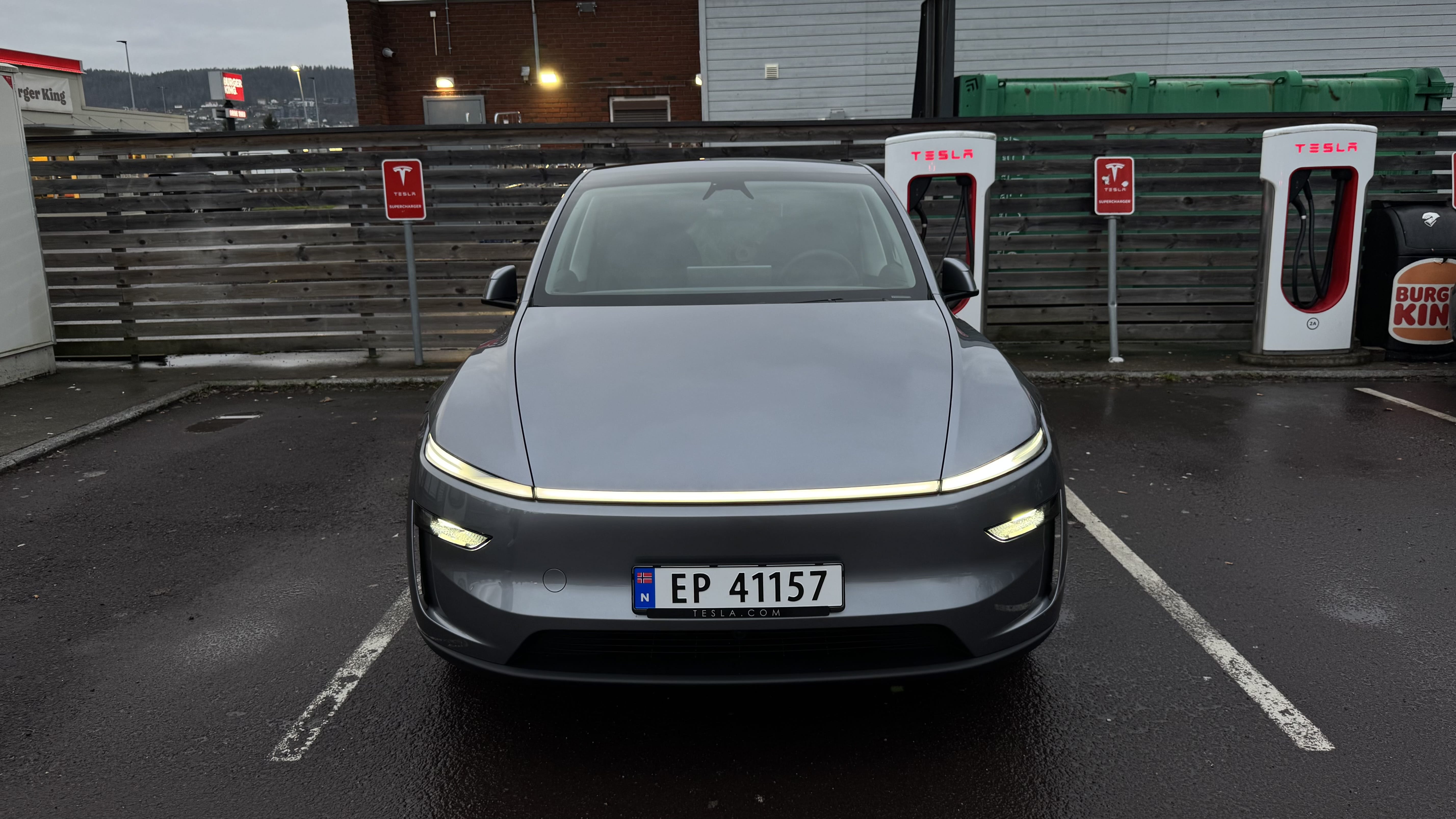 Tesla Model Y Performance med Cruisekontroll
