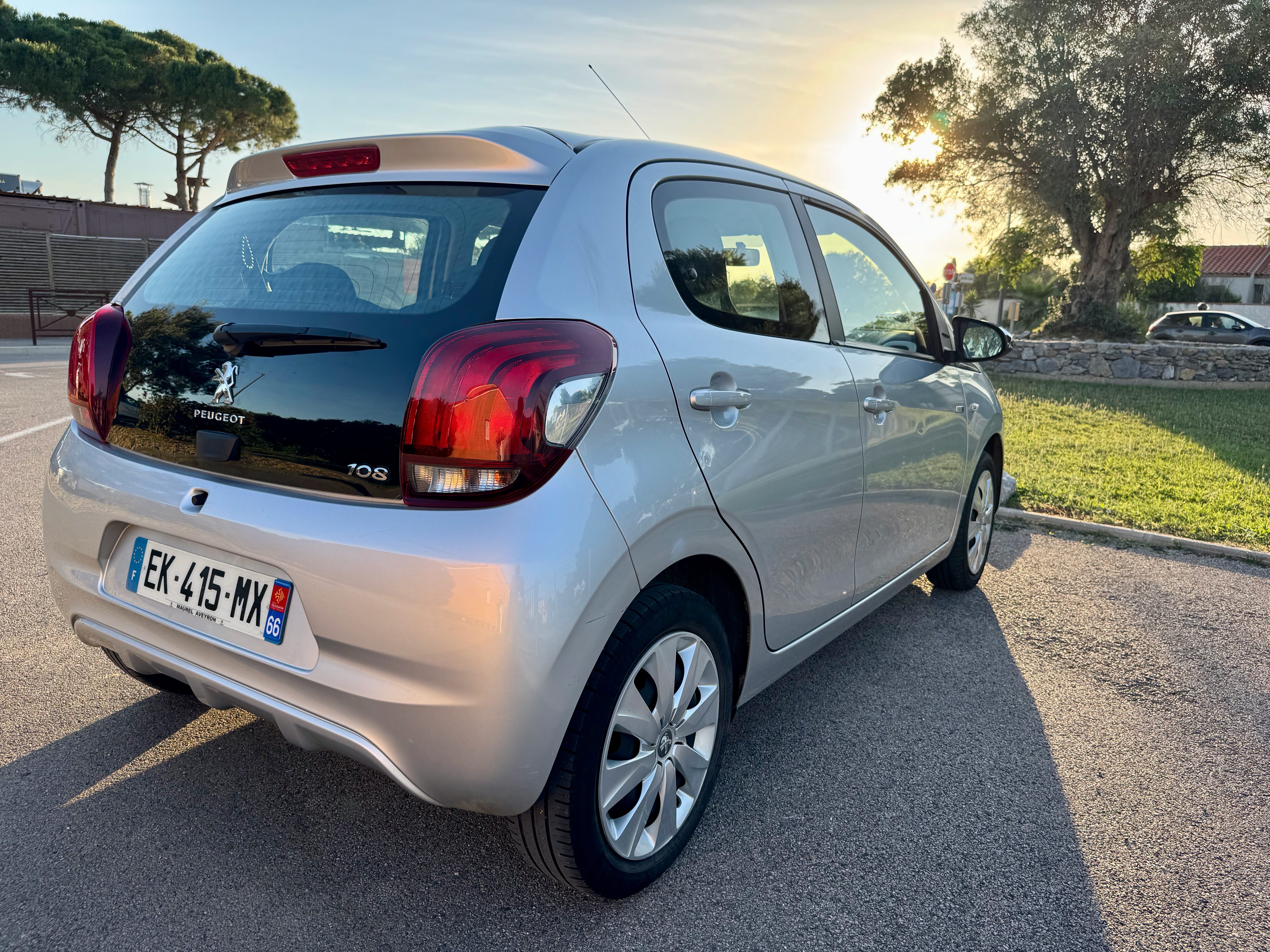 Peugeot 108 CLIMATISATION - ECRAN TACTILE BLUETOOTH - 5 PORTES avec Audio Bluetooth