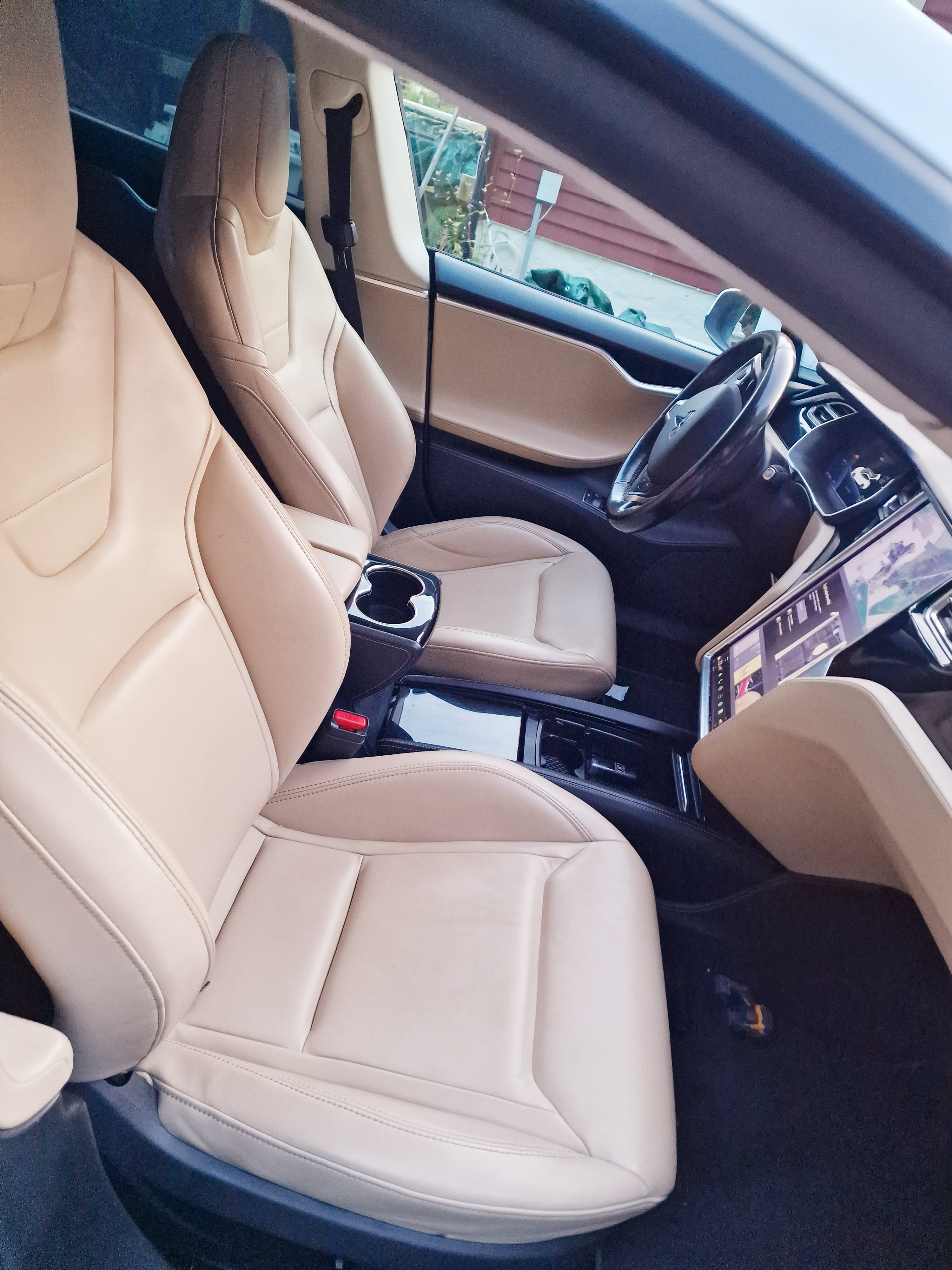 Tesla Model S 85D with Cruise control